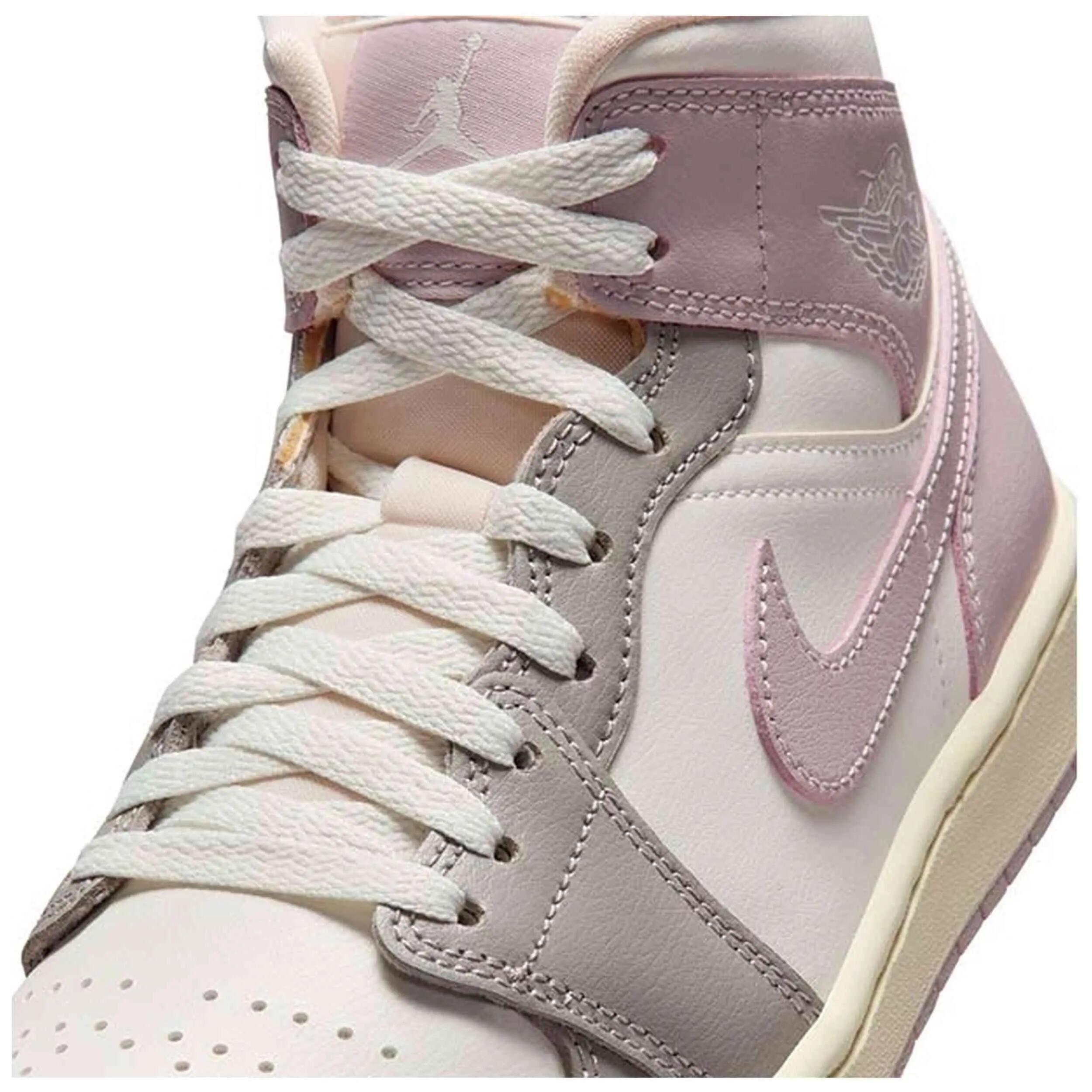 Baskets Jordan modèle Air Jordan 1 Mid W "Particle Rose" pour femmes 2/5