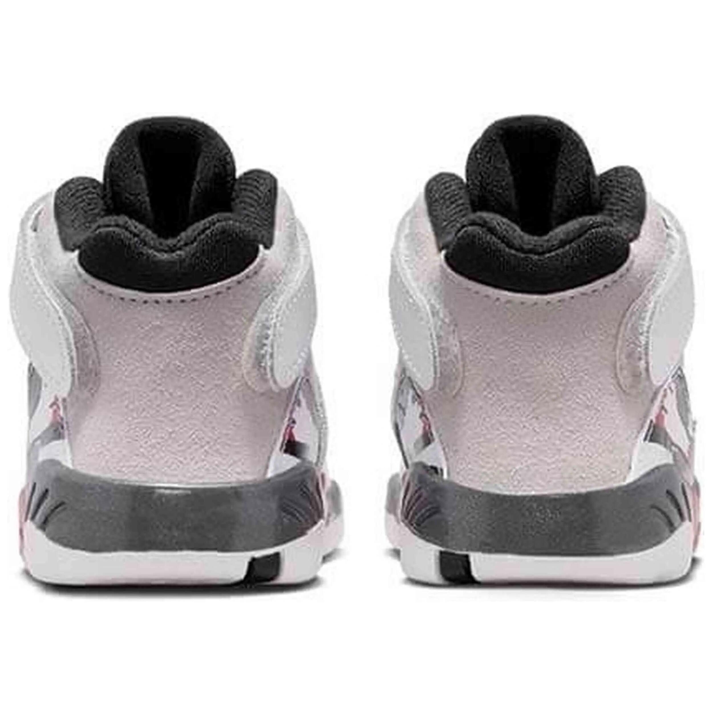 Sapatilhas Jordan modelo Air Jordan 8 Retro TD "Bugs Bunny" para bebê 4/5