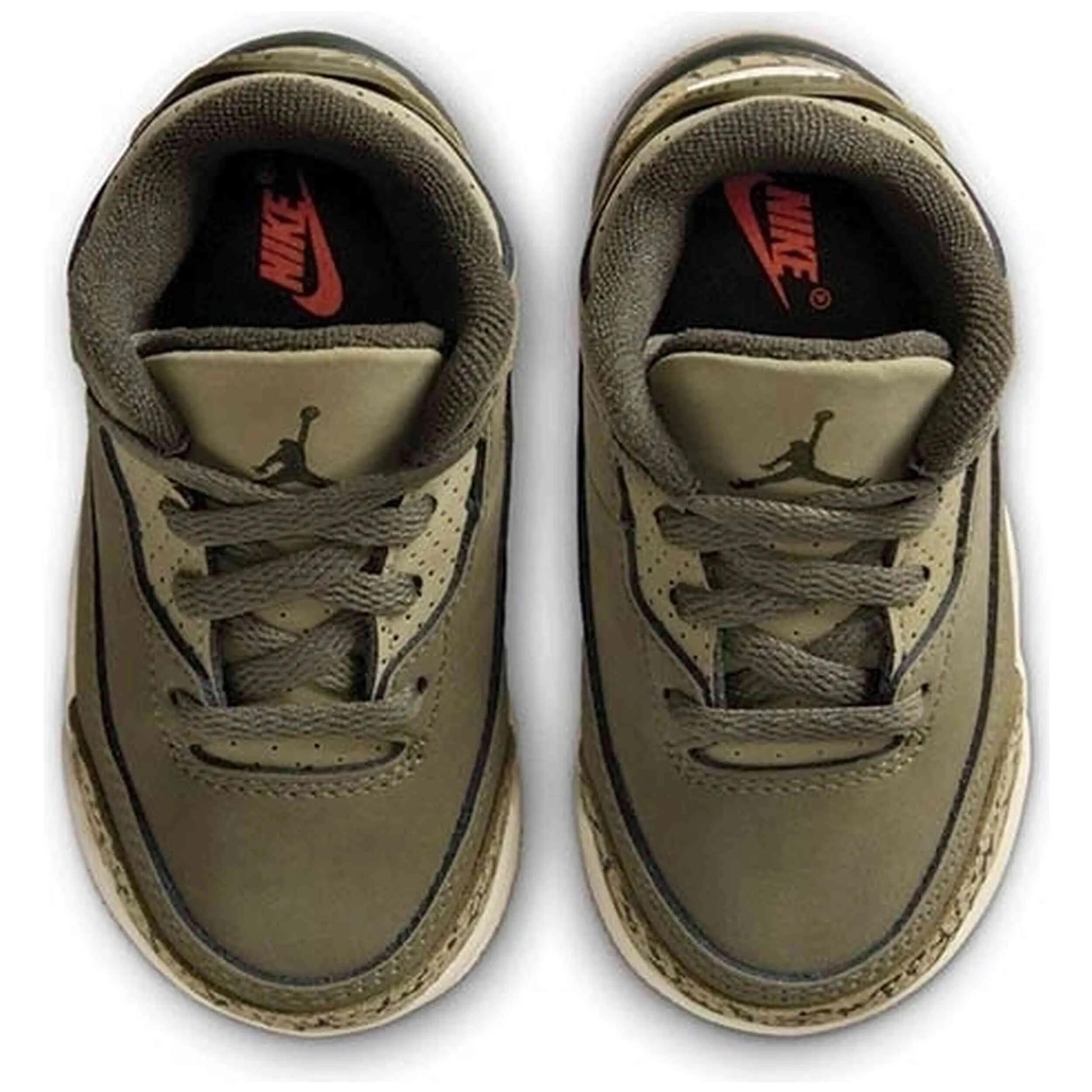 Sapatilhas Jordan modelo Air Jordan 3 Retro TD "Family Affair" para crianças 5/5