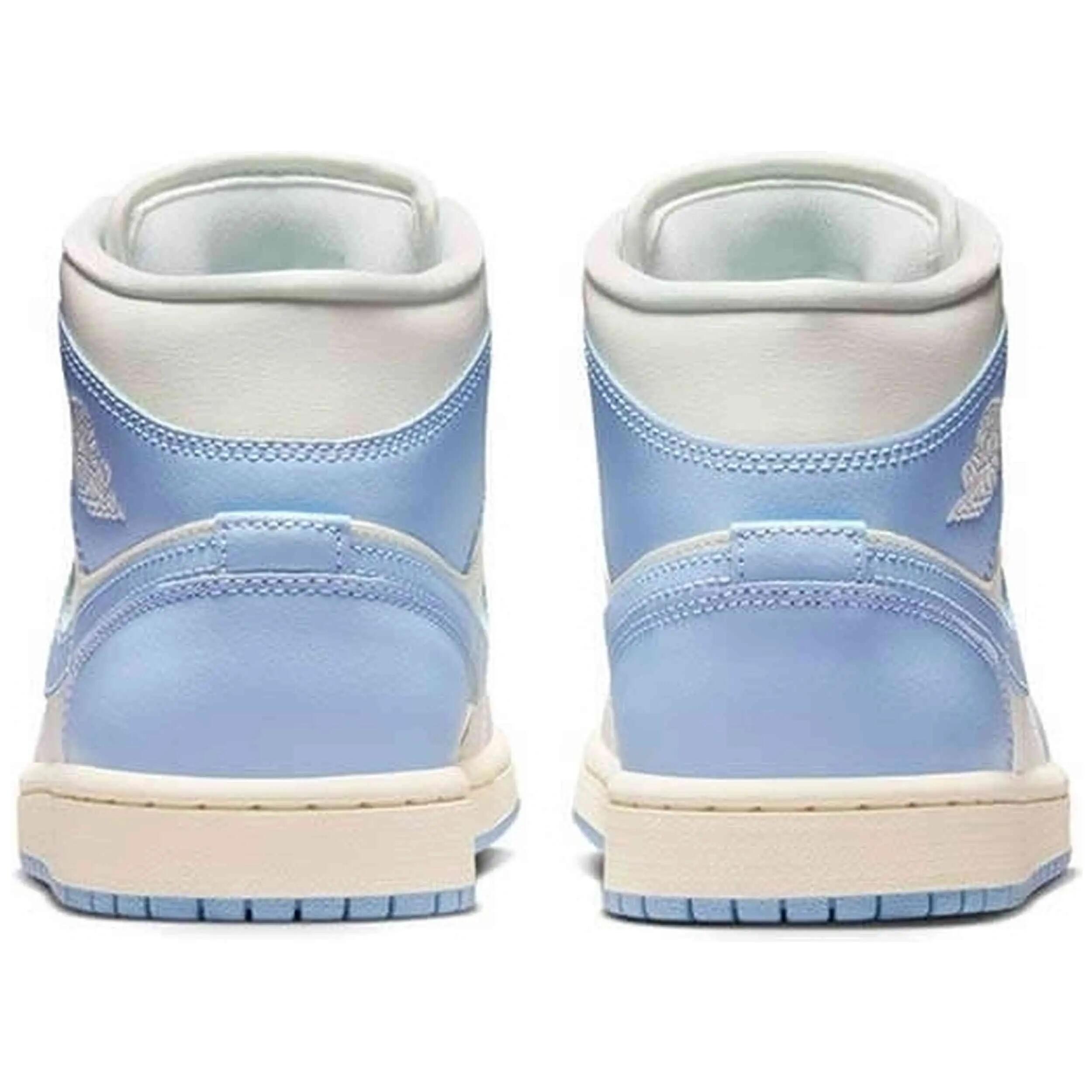 Zapatillas Jordan modelo Air Jordan 1 Mid W "Psychic Blue" para mujer 4/5