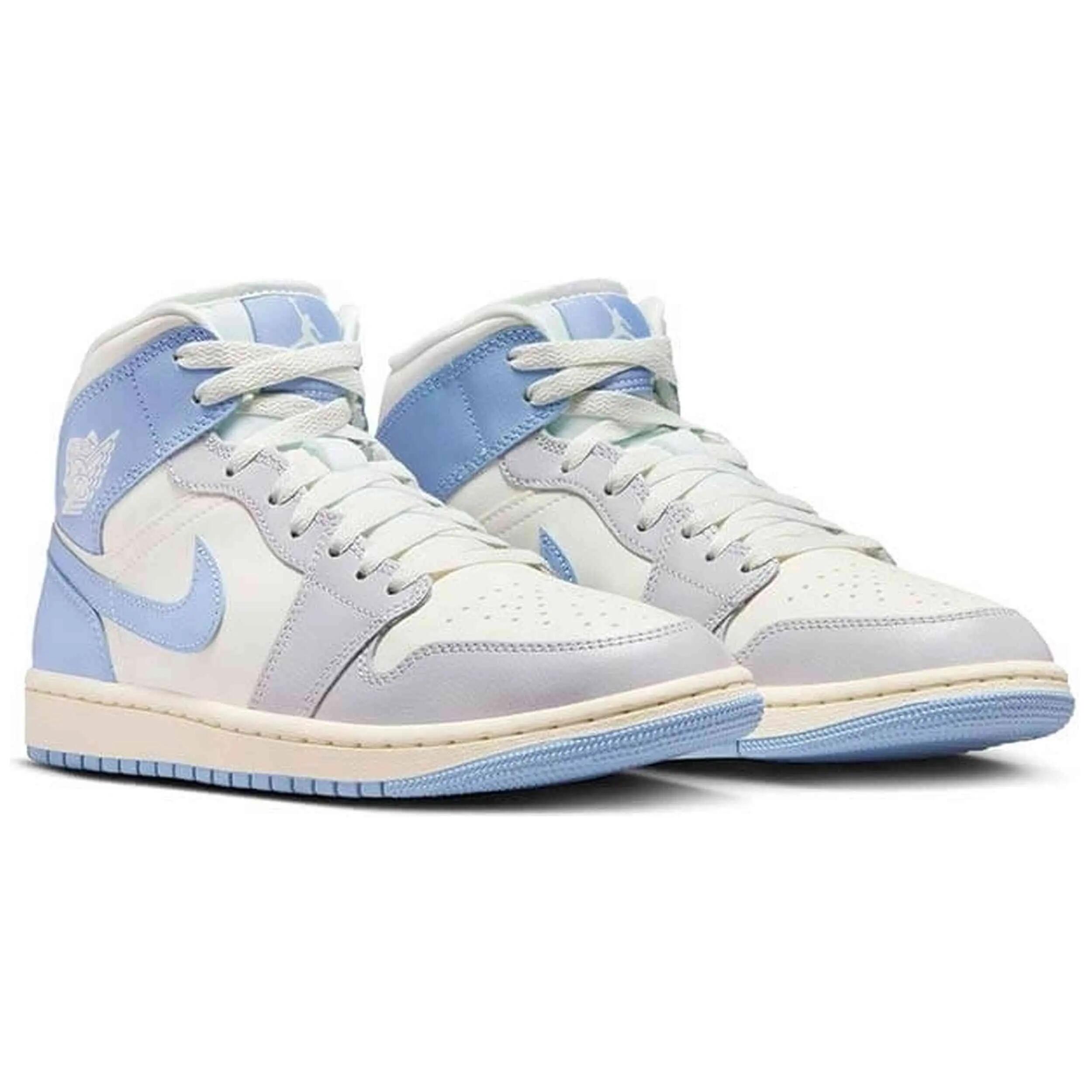 Zapatillas Jordan modelo Air Jordan 1 Mid W "Psychic Blue" para mujer 3/5