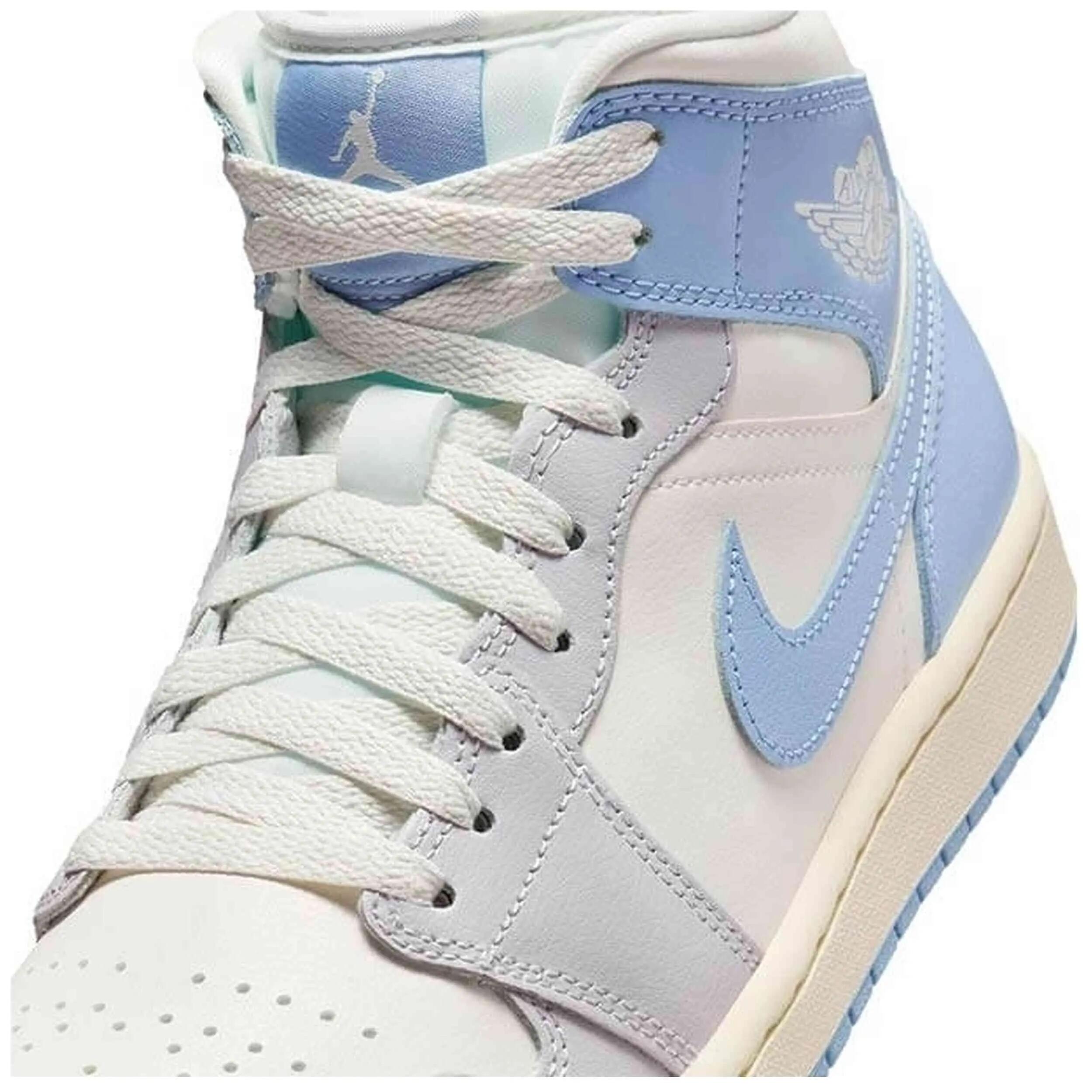 Zapatillas Jordan modelo Air Jordan 1 Mid W "Psychic Blue" para mujer 2/5