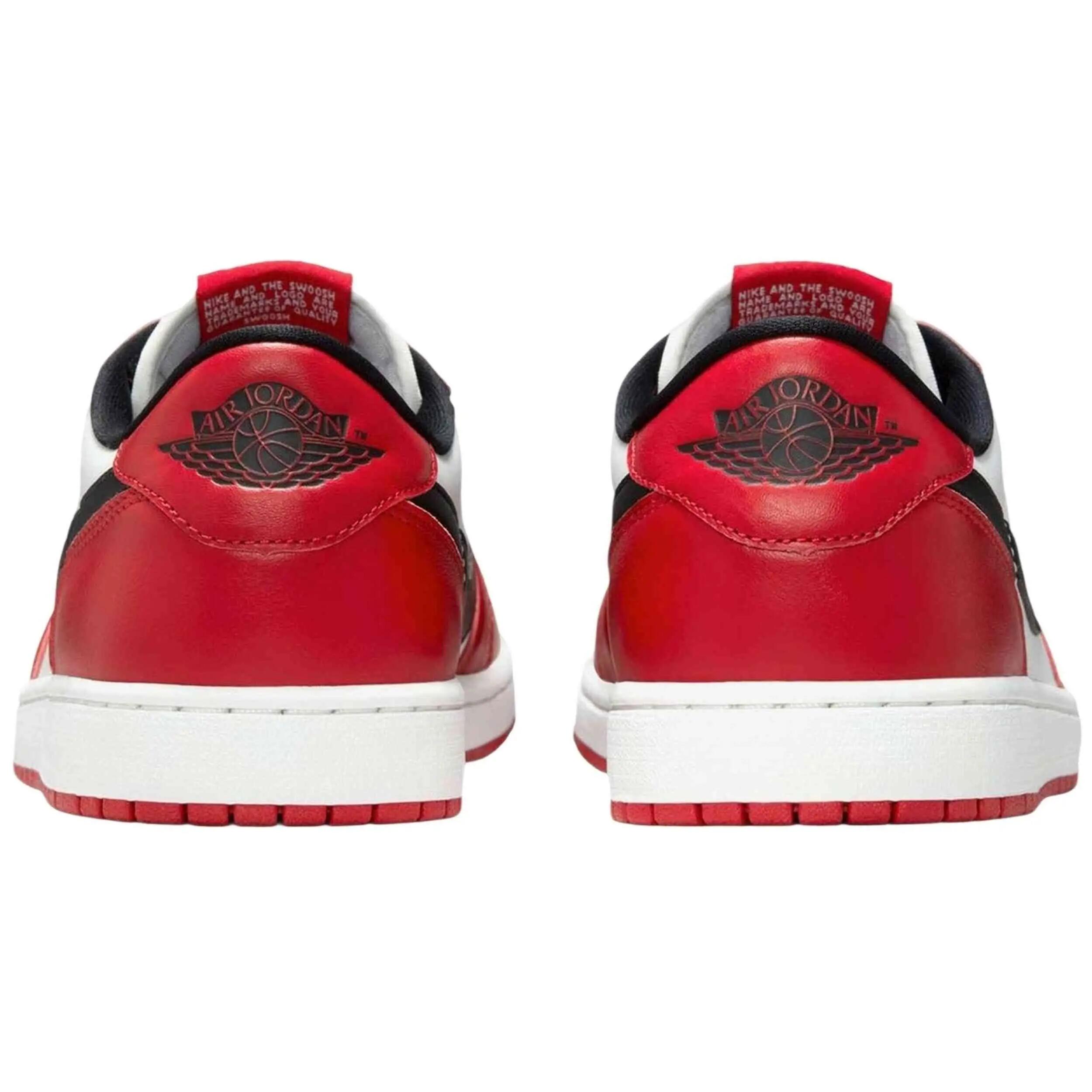 Air Jordan 1 Retro Low OG Chicago 2025 4/5