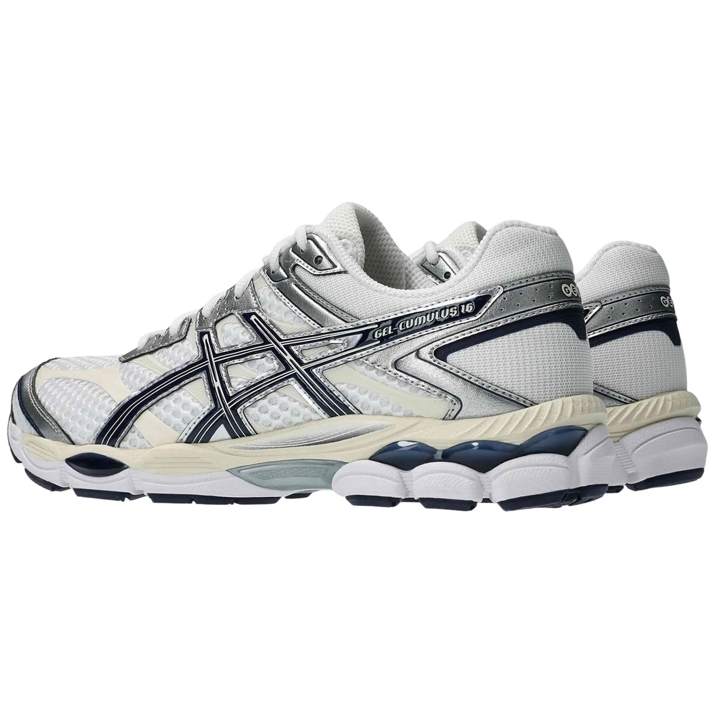 Schoen Asics model Asics Gel Cumulus 16 "Midnight" voor unisex 4/5
