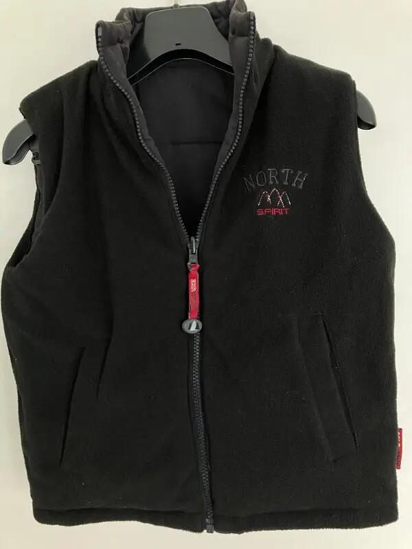 Tussen Particulieren - bodywarmer reverseble maat 116 6/7