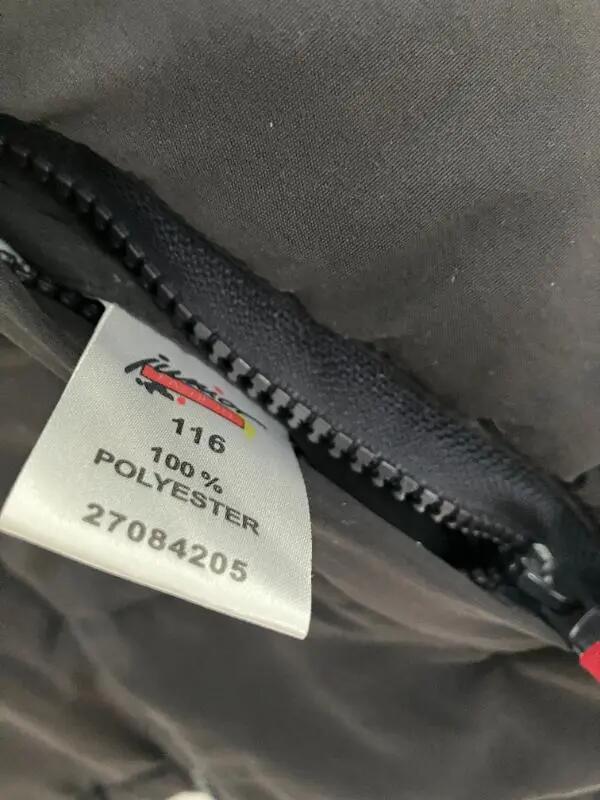 Tussen Particulieren - bodywarmer reverseble maat 116 3/7