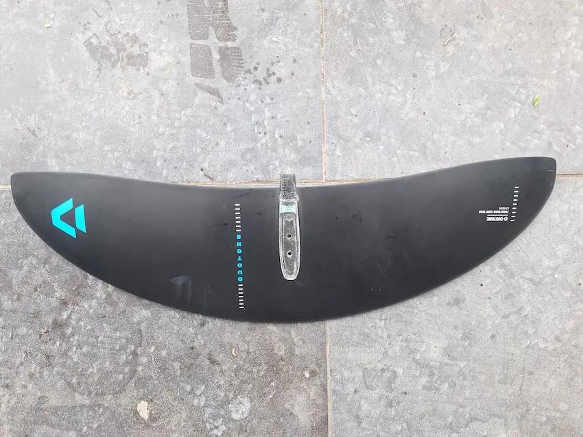 Entre Particuliers - Duotone - Planche de kitefoil + mât de 75 cm + foi 5/7