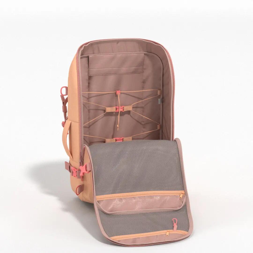 Cestovní batoh CabinZero Adventure Pro 42 l 13/15