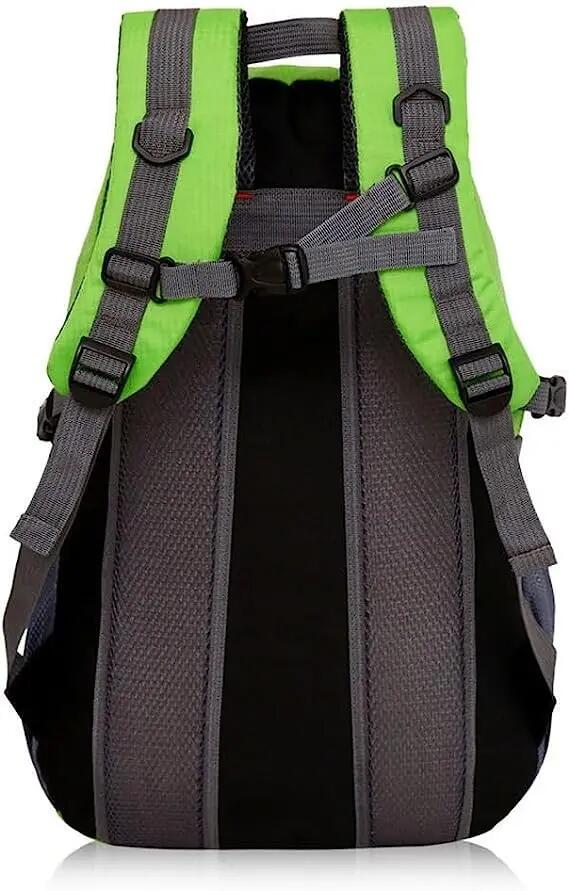 Mochila portátil impermeável de 40 litros para viagens, trilhos e campismo. 4/7