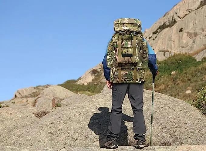 Mochila impermeável de 80 litros para caminhadas, campismo e trekking. 6/7