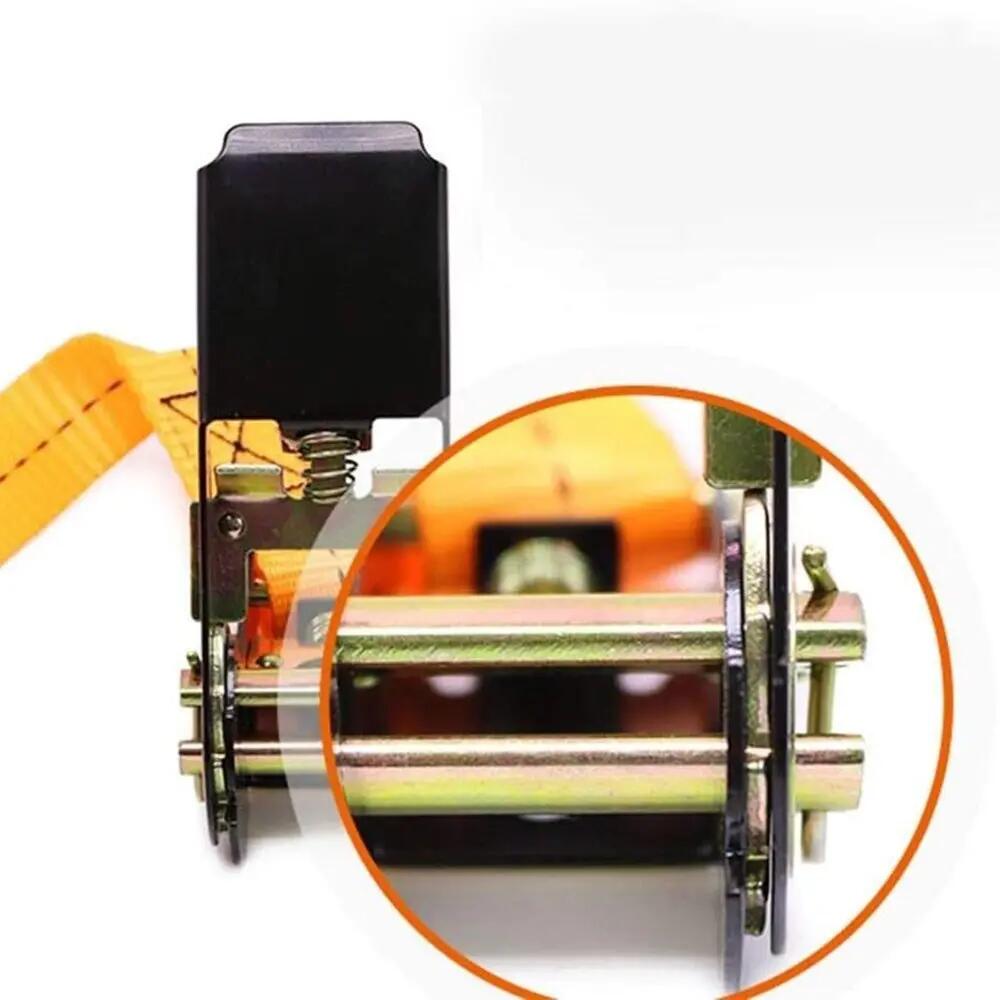 Conjunto de 4 cintas de amarração com tensor e roquete de 5 m para fixação. 4/5