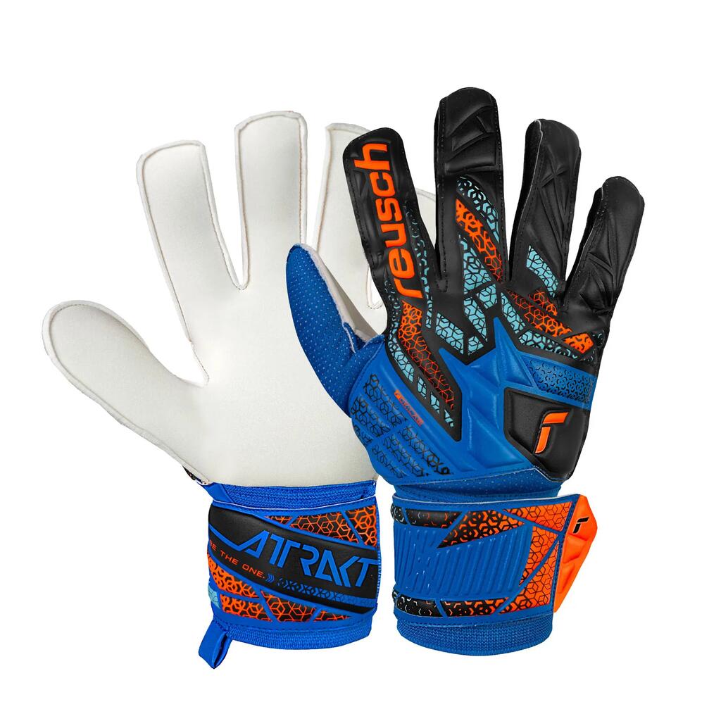 Goalkeeper gloves Reusch Attrakt Solid