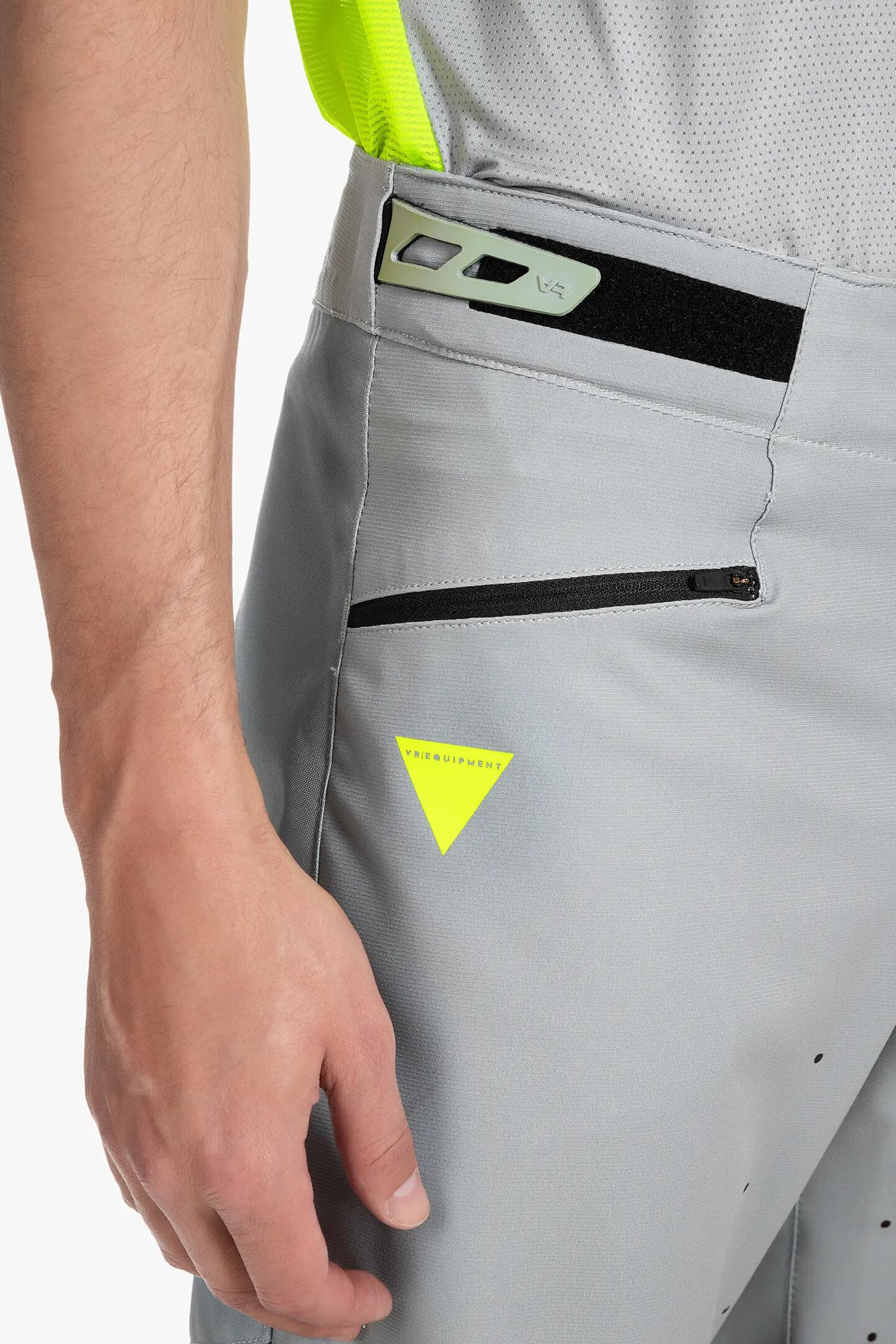 pantaloncini - motocross - uomo - comodi, resistenti - grigio chiaro. 5/7