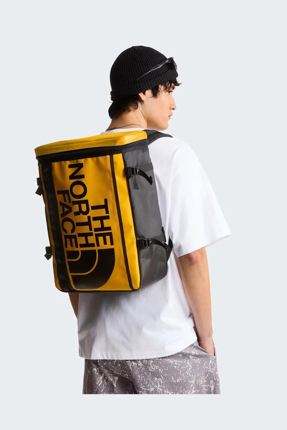 Mochila Amarilla The North Face Fuse Box Base Camp Summit Gold con Diseño de Ca 5/5