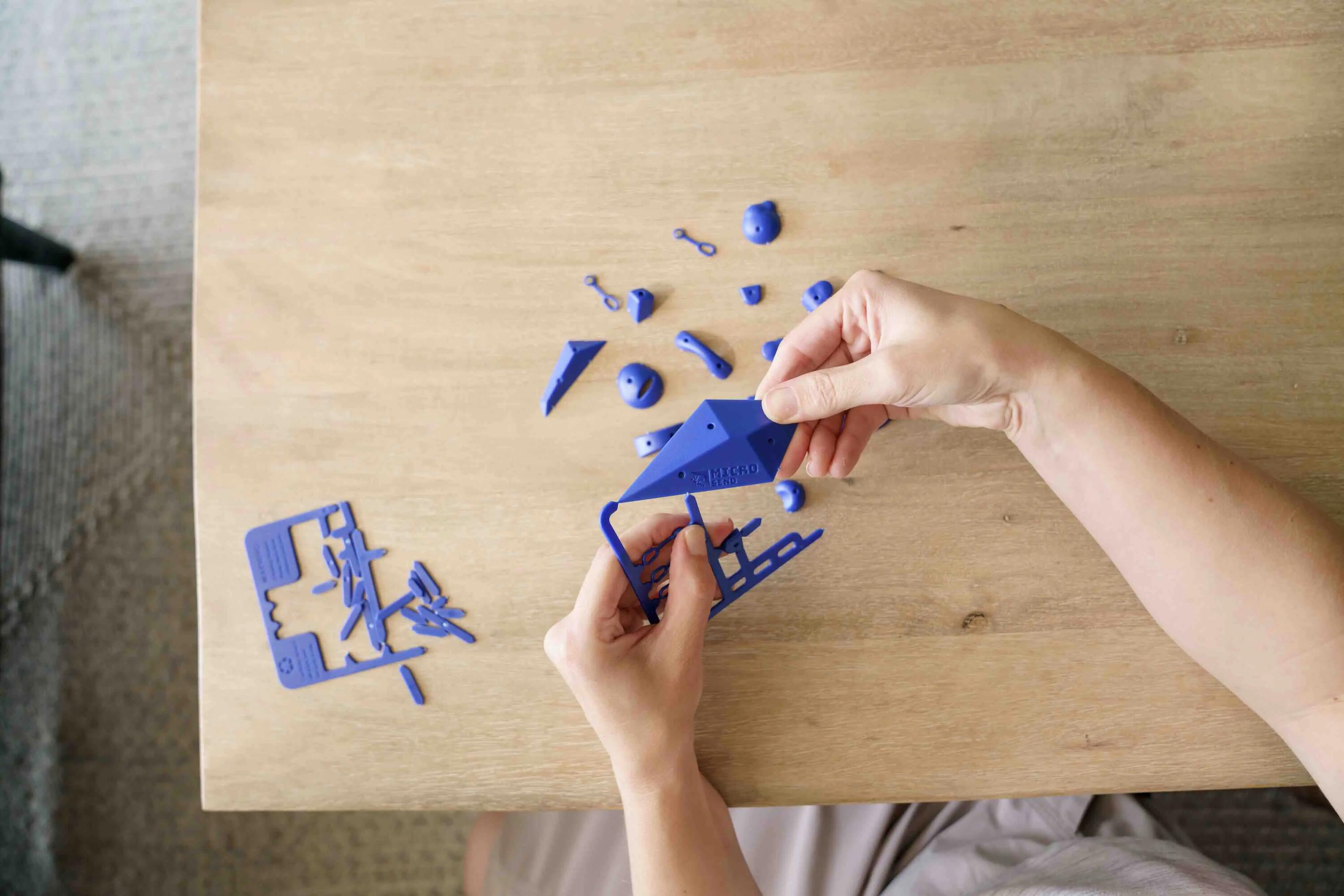 Matador MicroSend magnetisches Mini-Klettergriff-Set blau 7/7