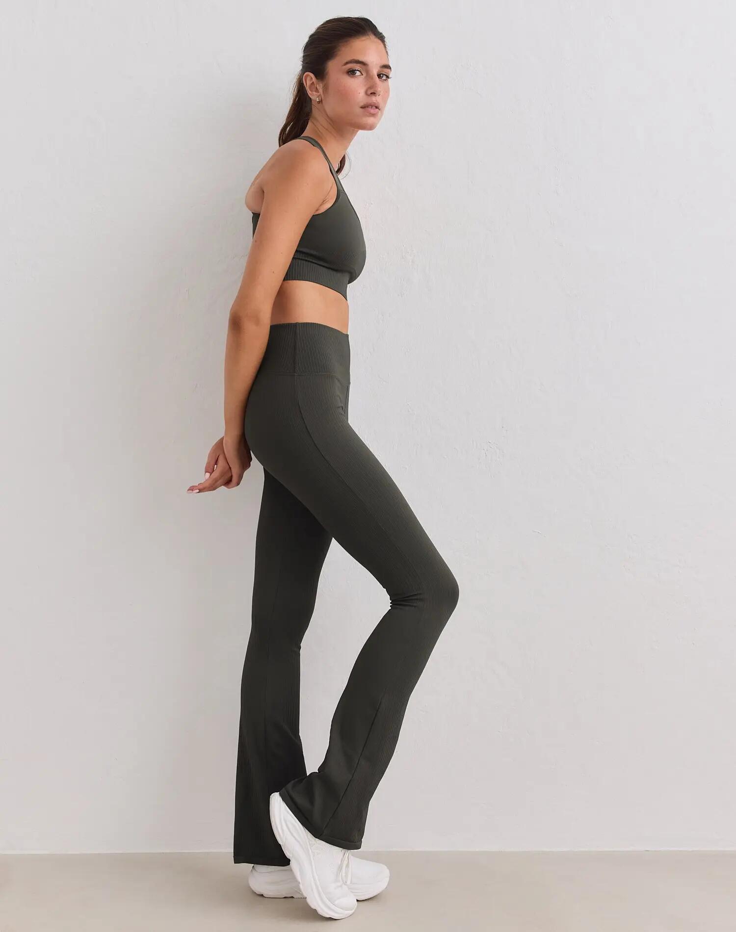 Mujer Malla sin costuras talle alto squat proof campana petite hiedra oscura 3/5