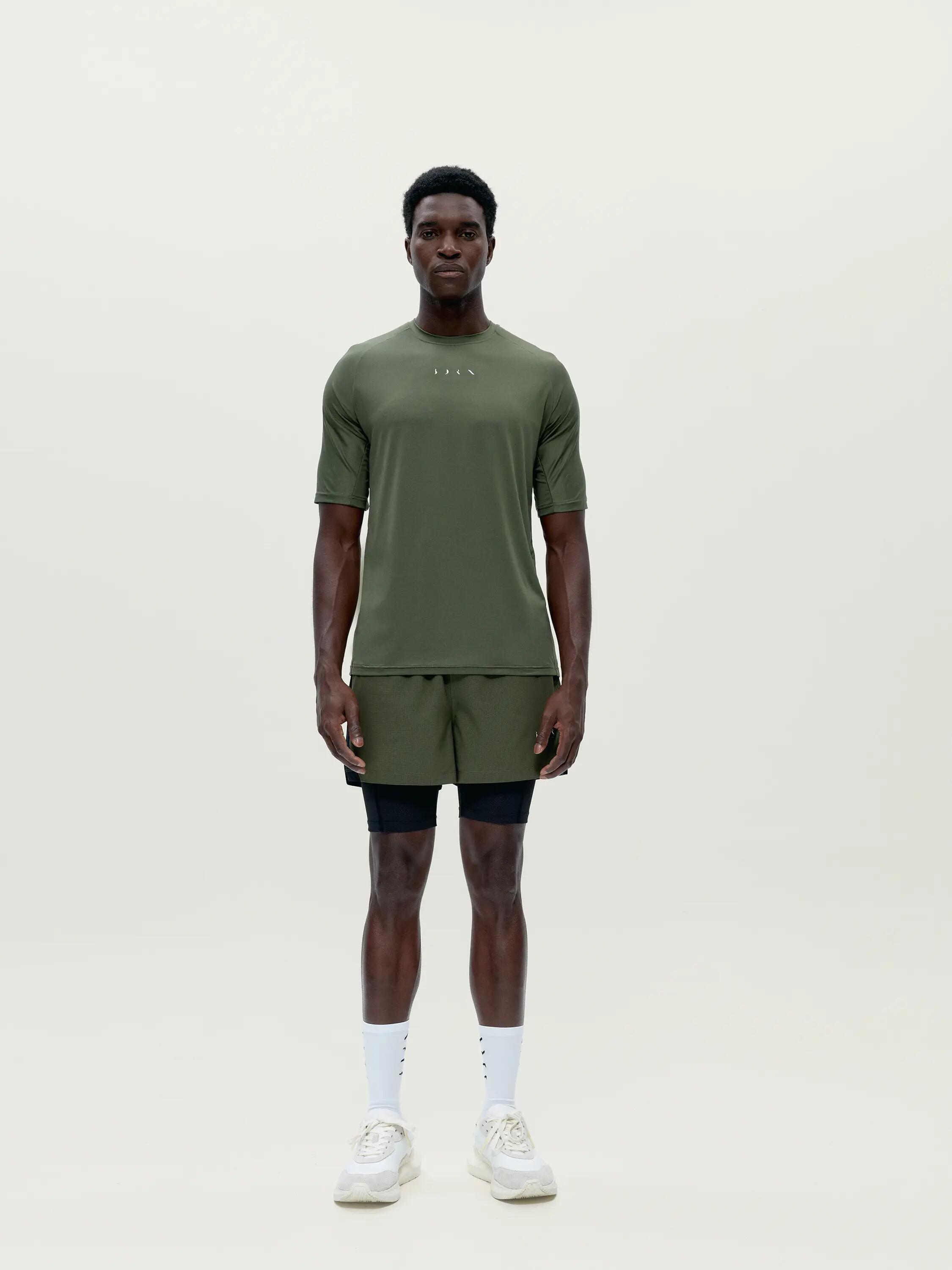 Pantalón corto deportivo de hombre Strider 2 en 1 con bolsillos 5/6