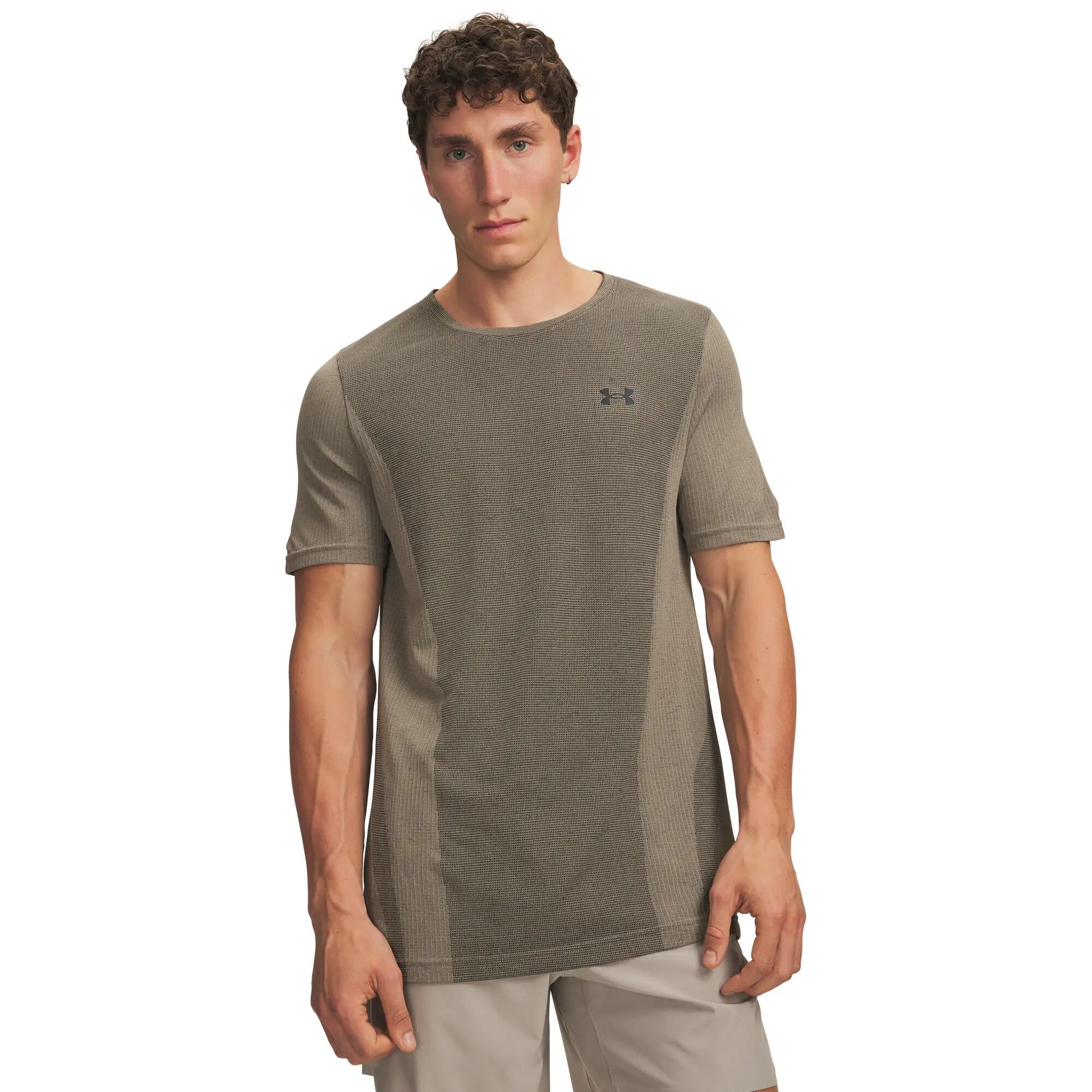 UNDER ARMOUR picture