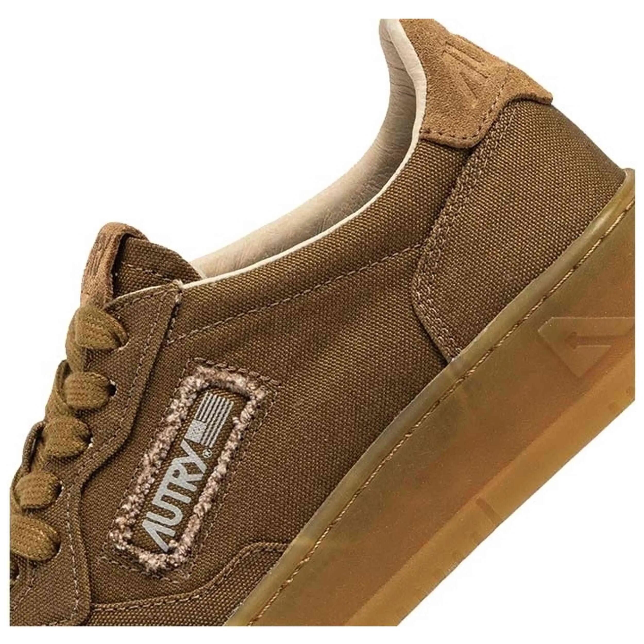 Schoen Autry model AULMCA02 voor mannen 2/4
