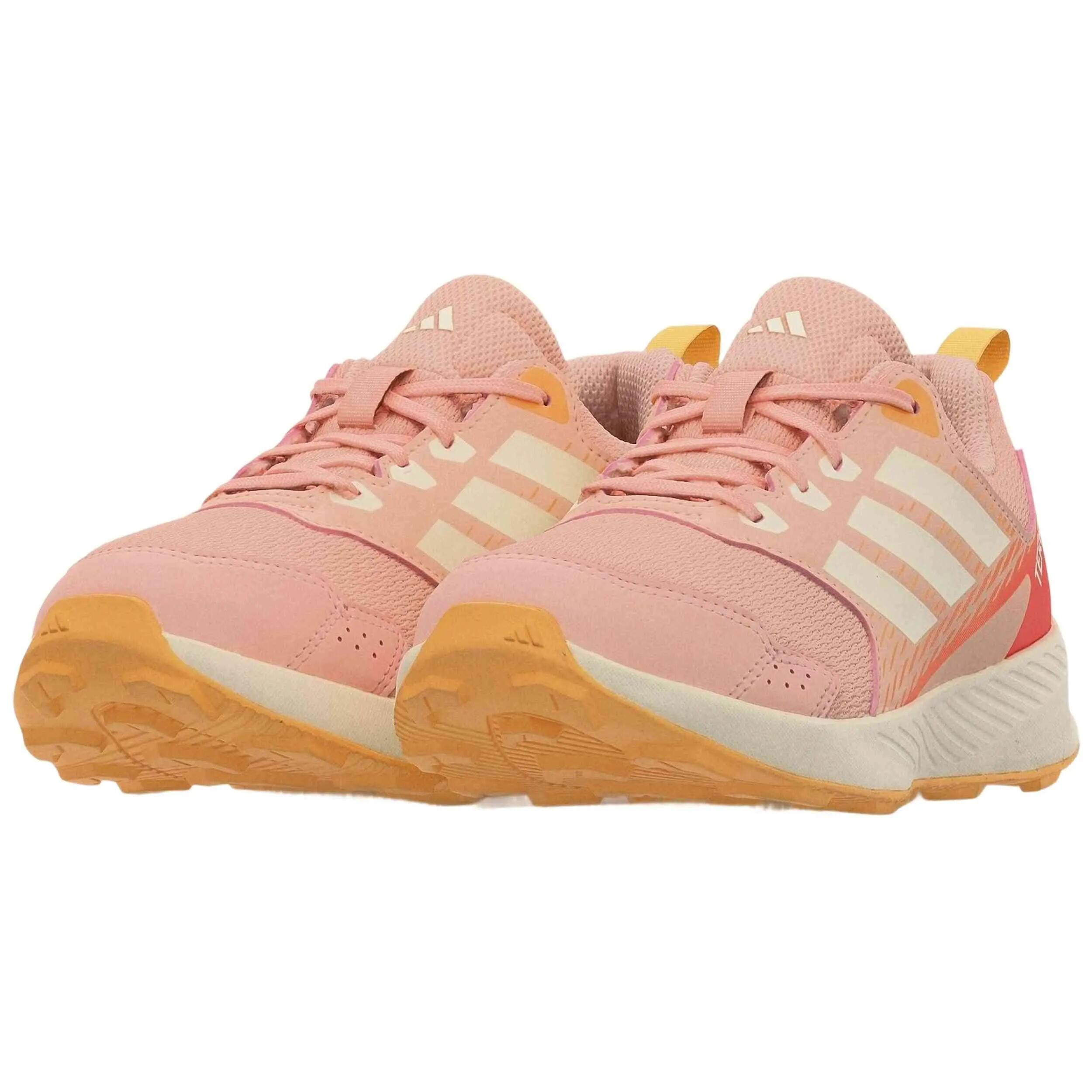 Sapatilhas Adidas modelo Terrex para mulheres 3/4