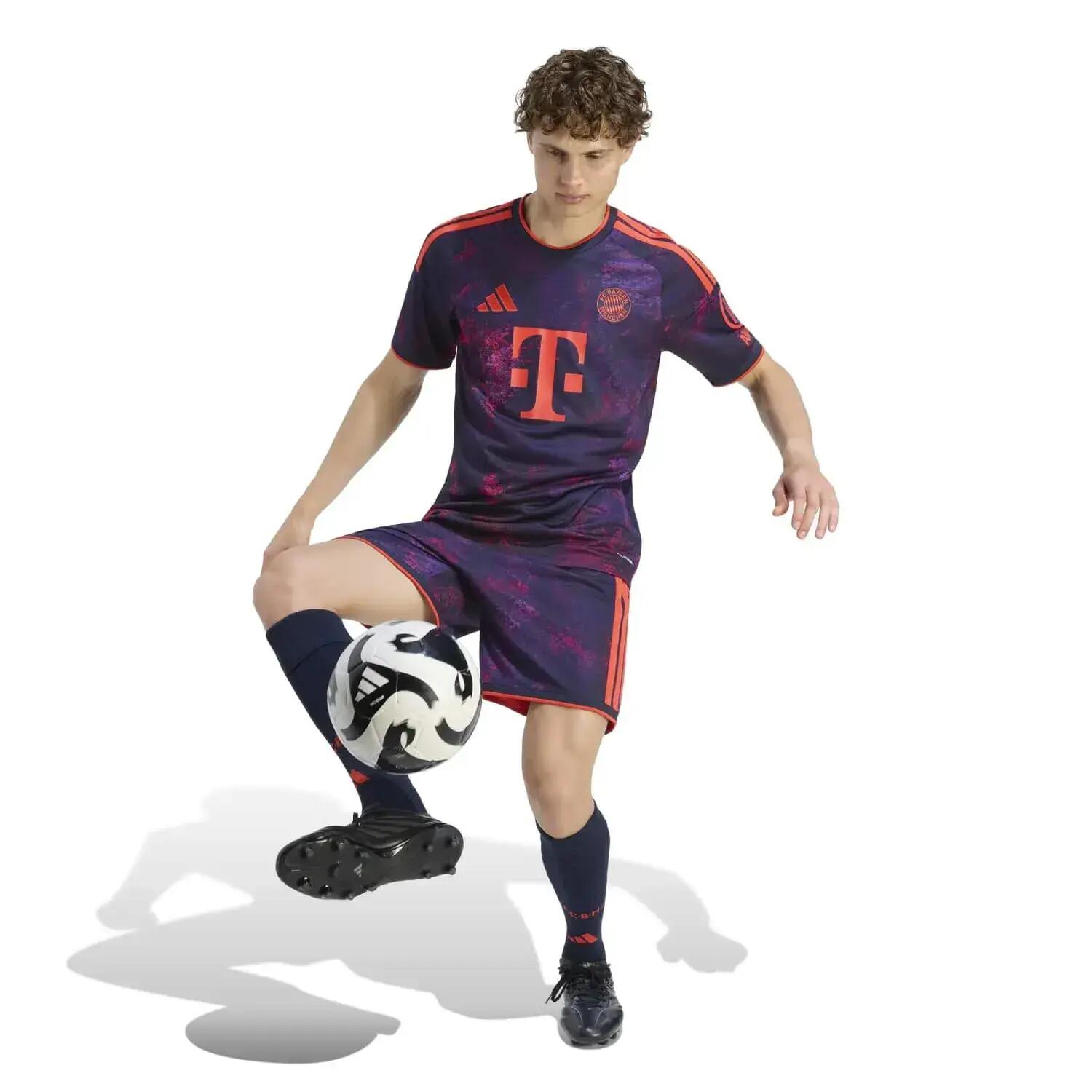 Krótki dres Bayern Monachium 2026/27 4/7