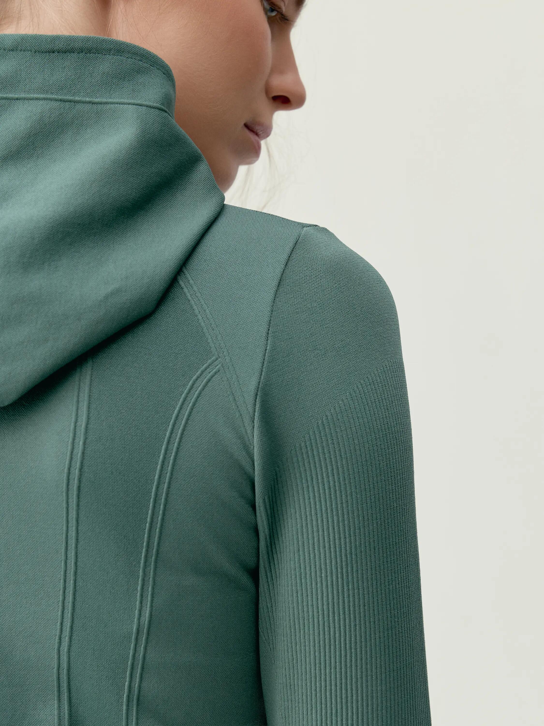 Veste de sport femme Viveka à capuche effet gainant 4/6