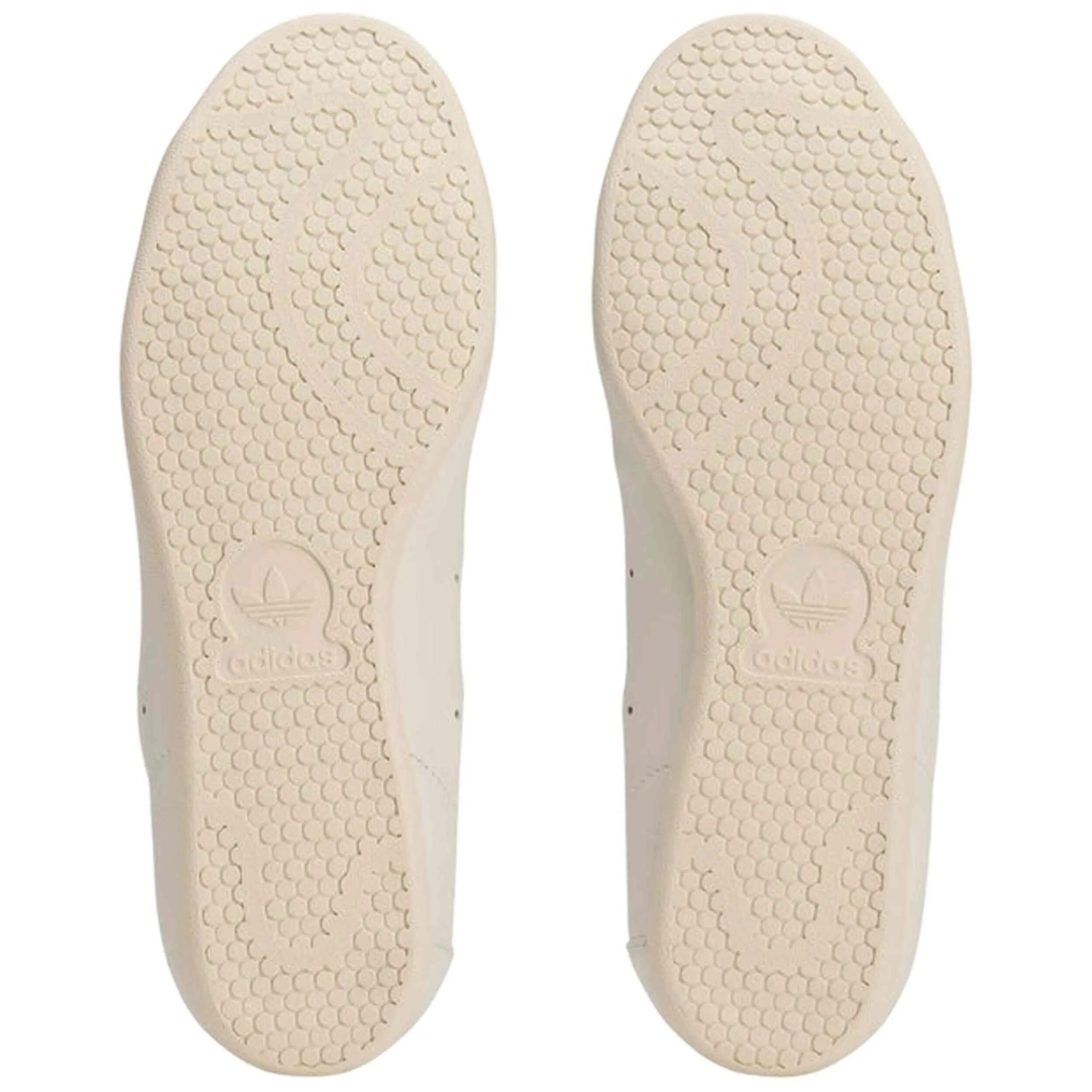 Baskets Adidas modèle KJ2390 pour unisexe 4/5