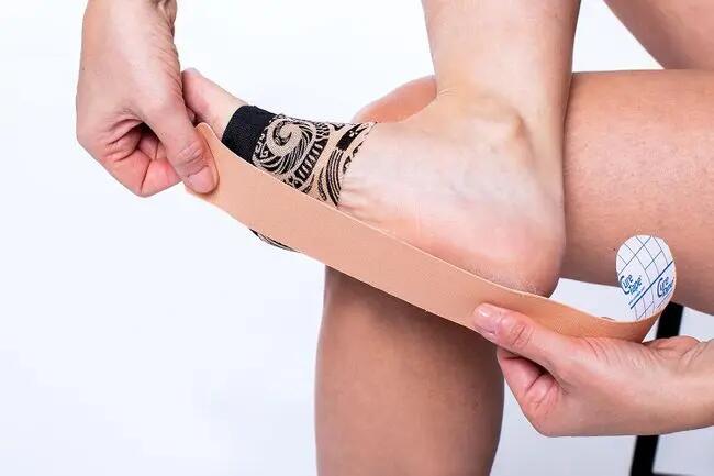 Unisex Fitness Sport Tape wasserfest Beige CureTape 3/4