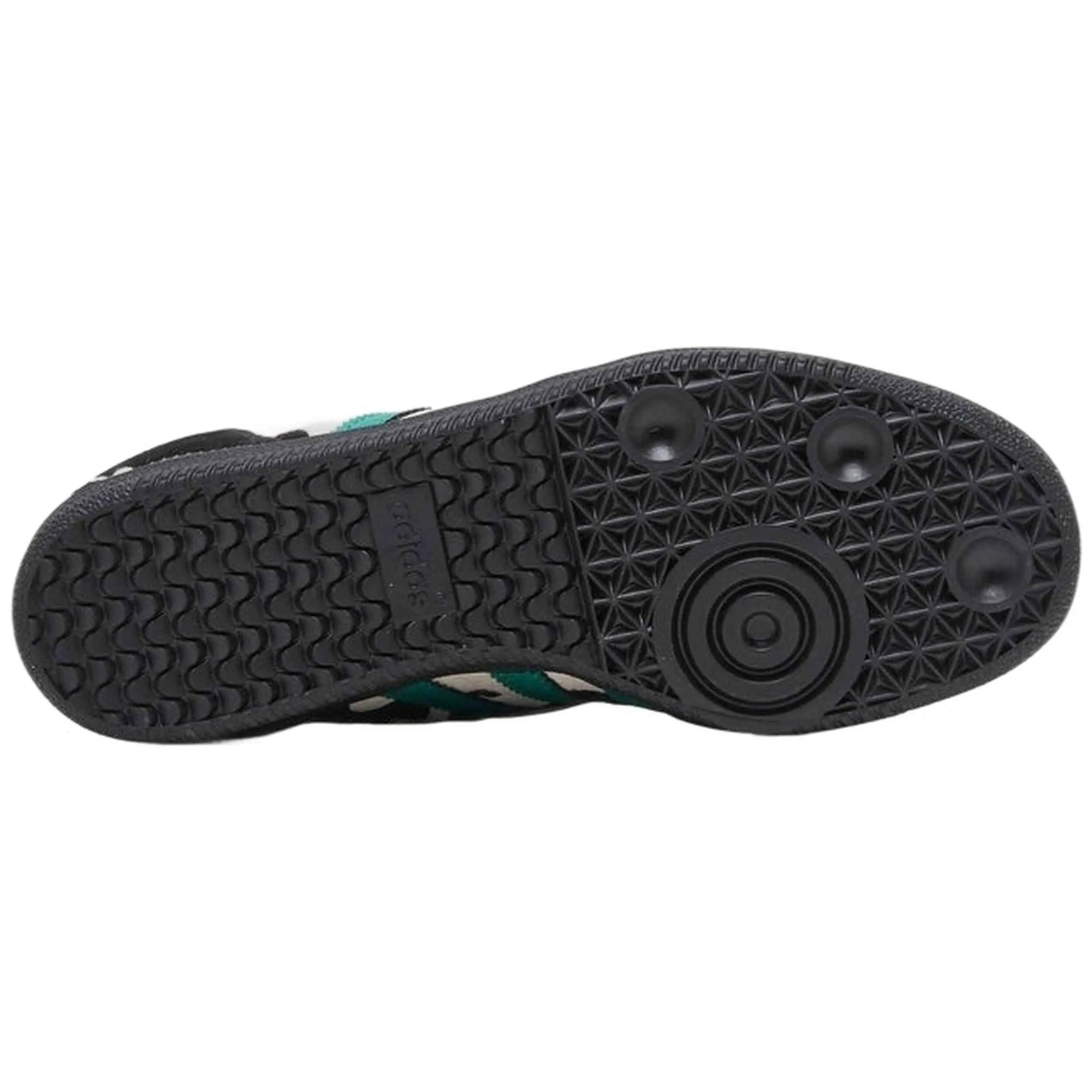 Baskets Adidas modèle JS3930 pour unisexe 4/5
