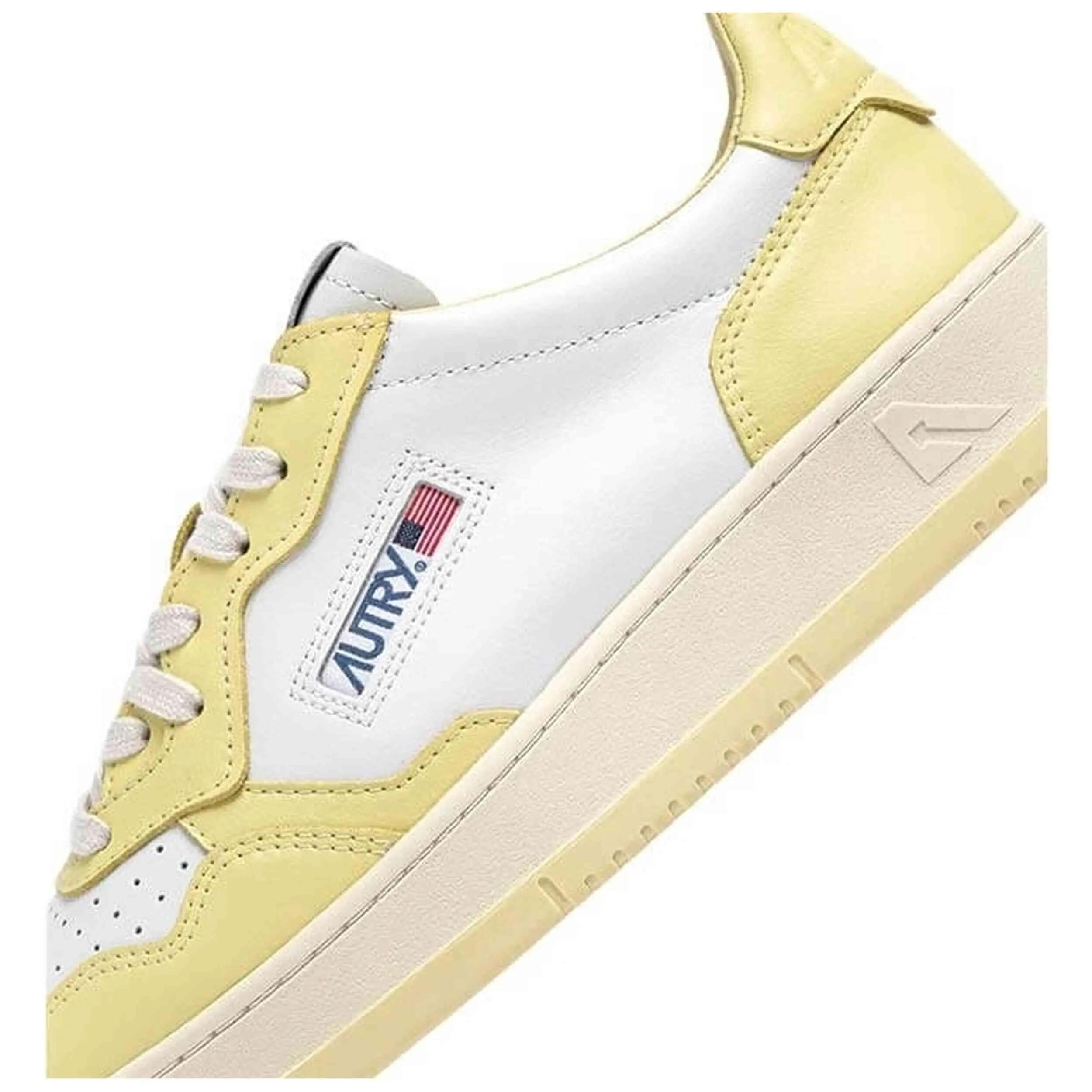 Zapatillas Autry modelo Autry Medalist Low para mujer 2/5
