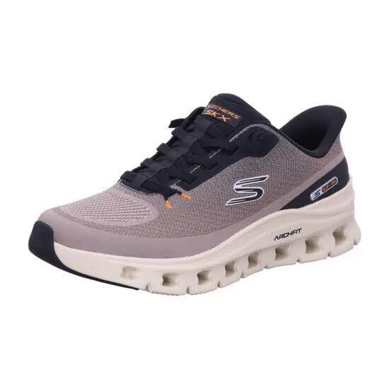 SKECHERS picture