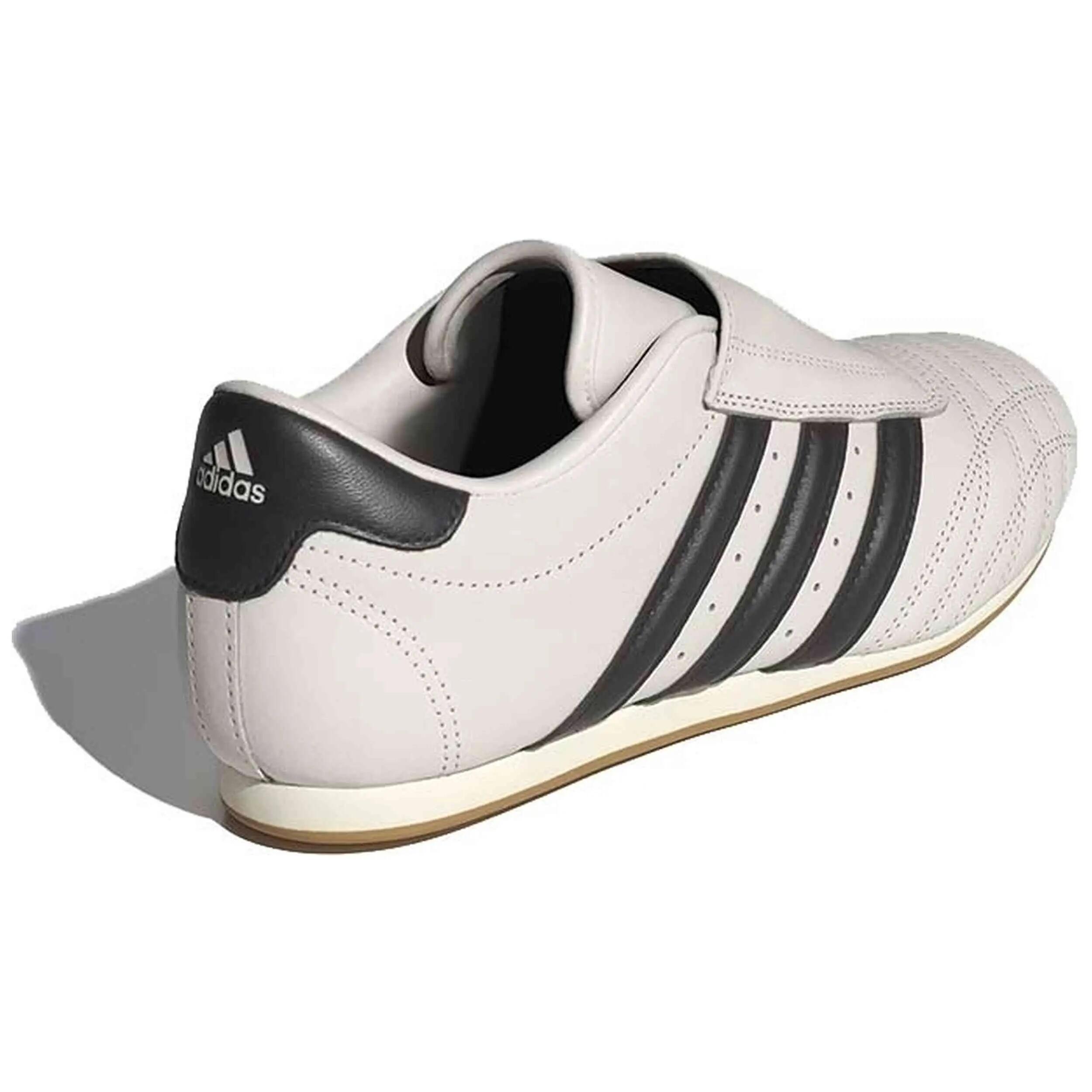 Sapatilhas Adidas modelo Adidas Taekwondo W "Off White" para mulheres 4/5