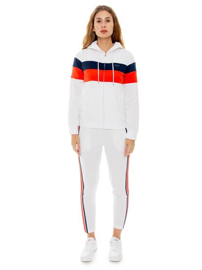 Survêtements de sport pour femmes
