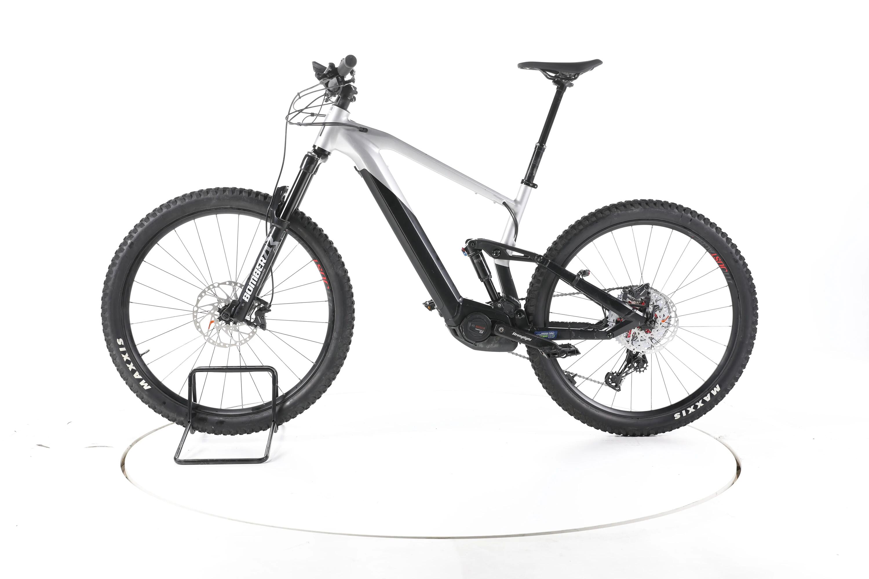 Segunda vida - Moustache Bikes Trail 5 E-Bike Fully - Em muito bom estado. 6/7