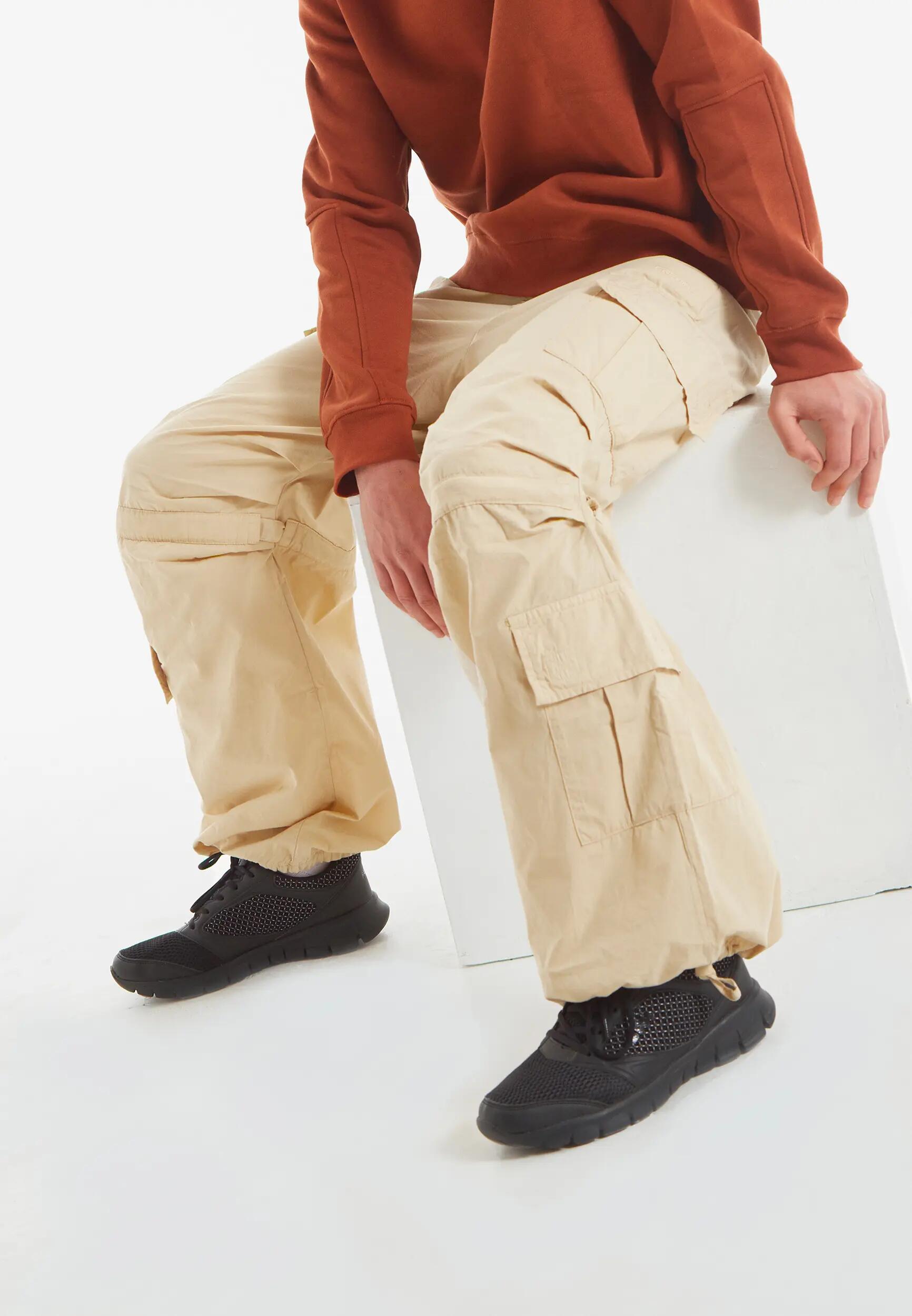 Pantalón cargo con bolsillos dobles y cordón de ajuste intermedio 8/9