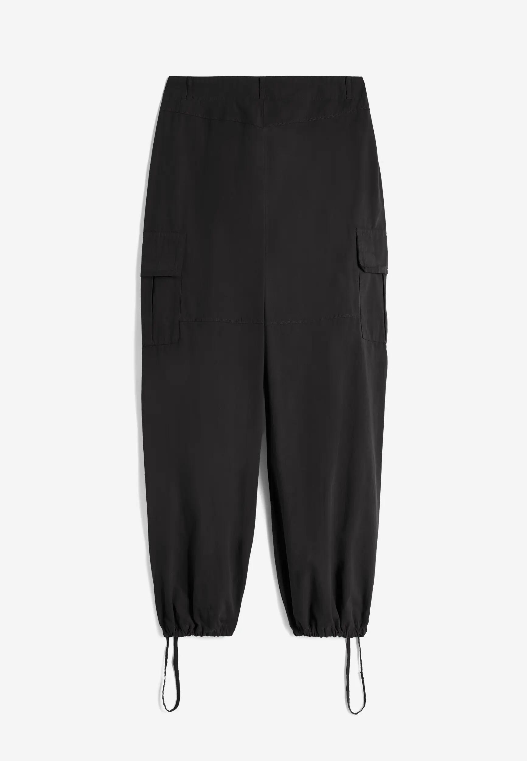 Pantalon cargo en toile teint en pièce 6/7