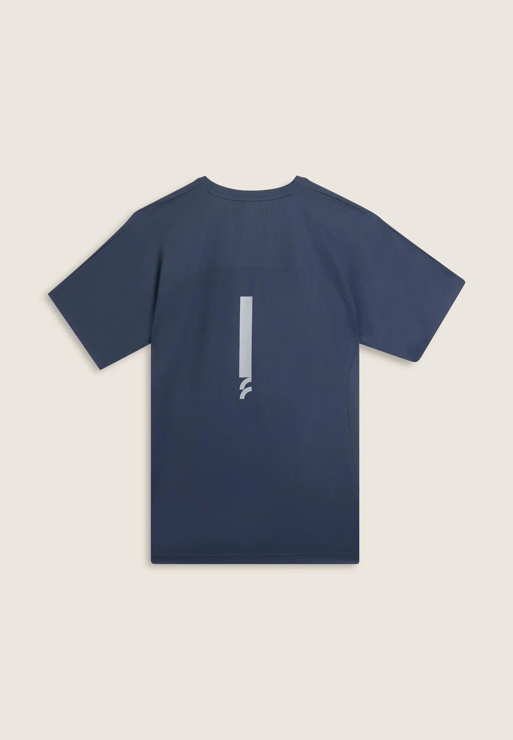 T-shirt slim con logo al cuore e fit ergonomico 5/6