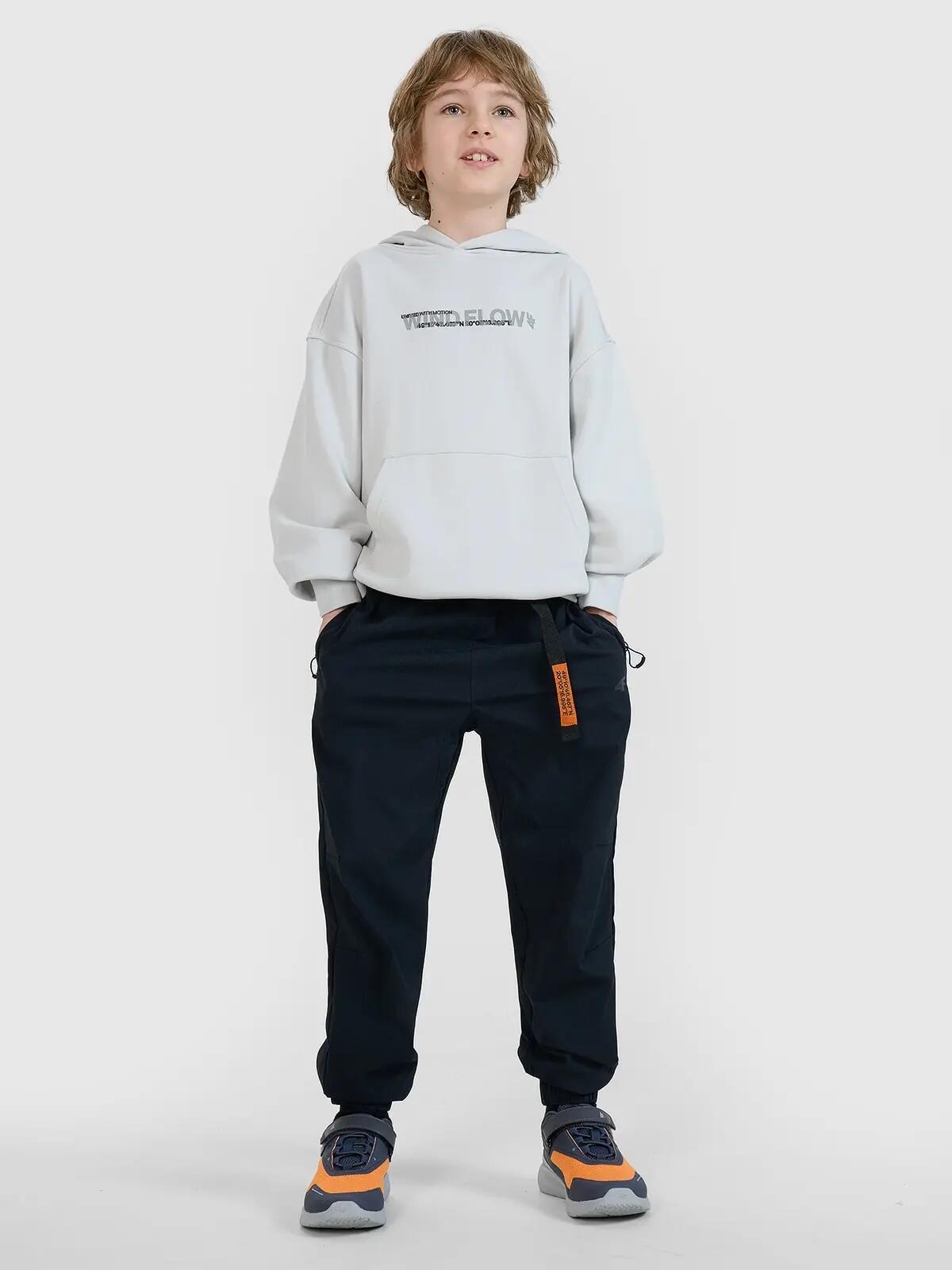 4F SPODNIE CHŁOPIĘCE JOGGERY CASUAL     CZARNE 2/8