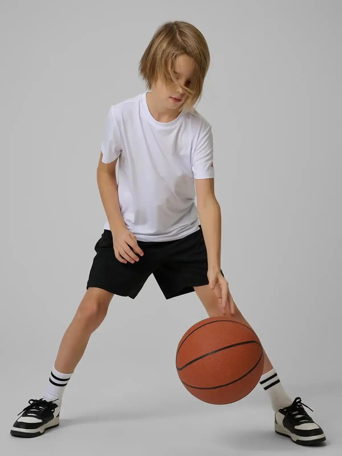 SPODENKI CHŁOPIĘCE 4F SPORTOWE TRENINGOWE SZYBKOSCHNĄCE    CZARNE 7/10
