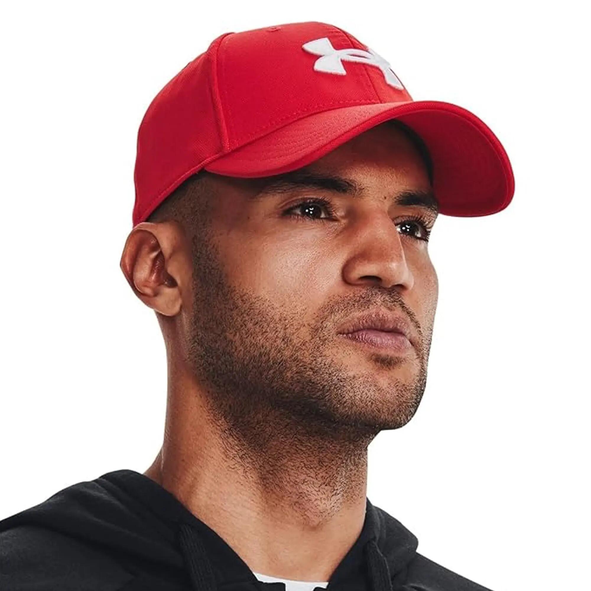 UNDER ARMOUR picture