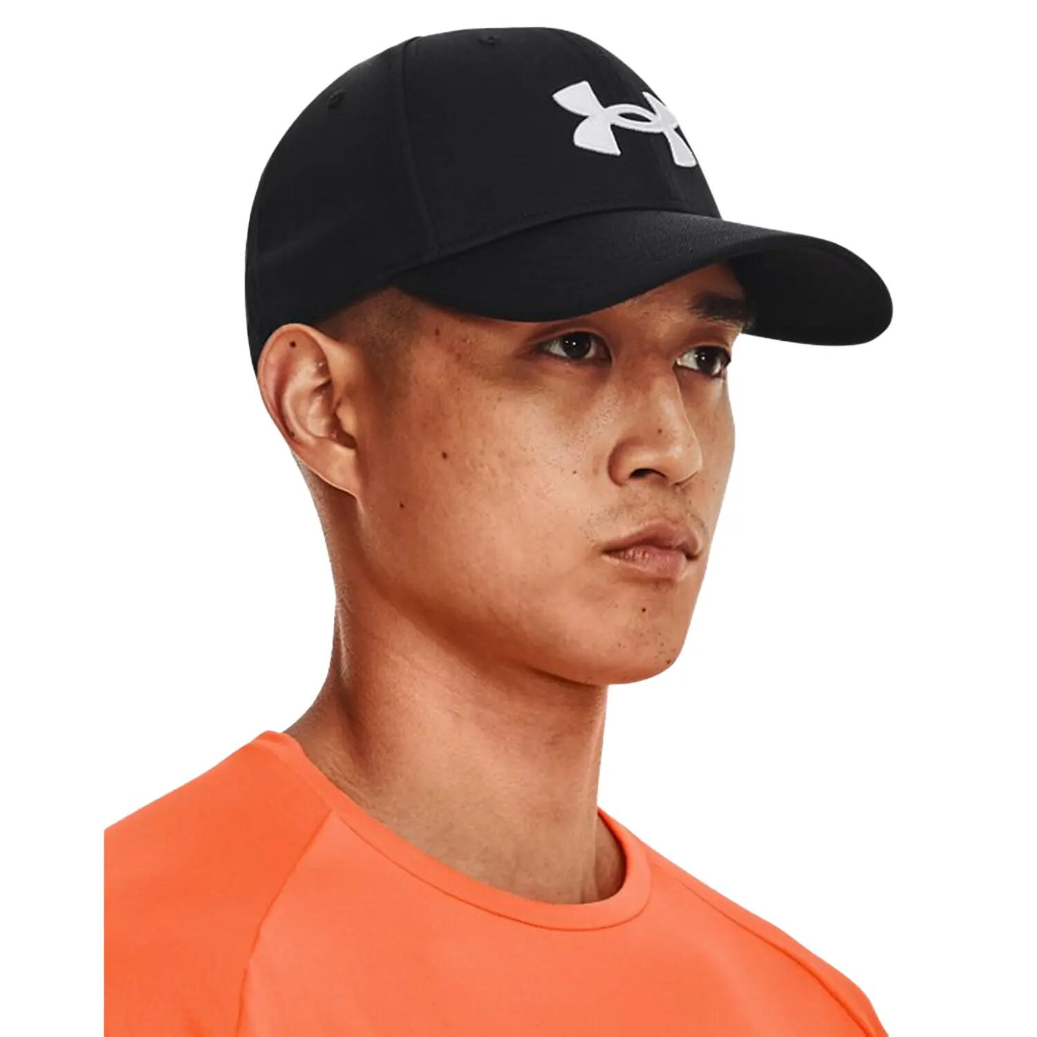 UNDER ARMOUR picture