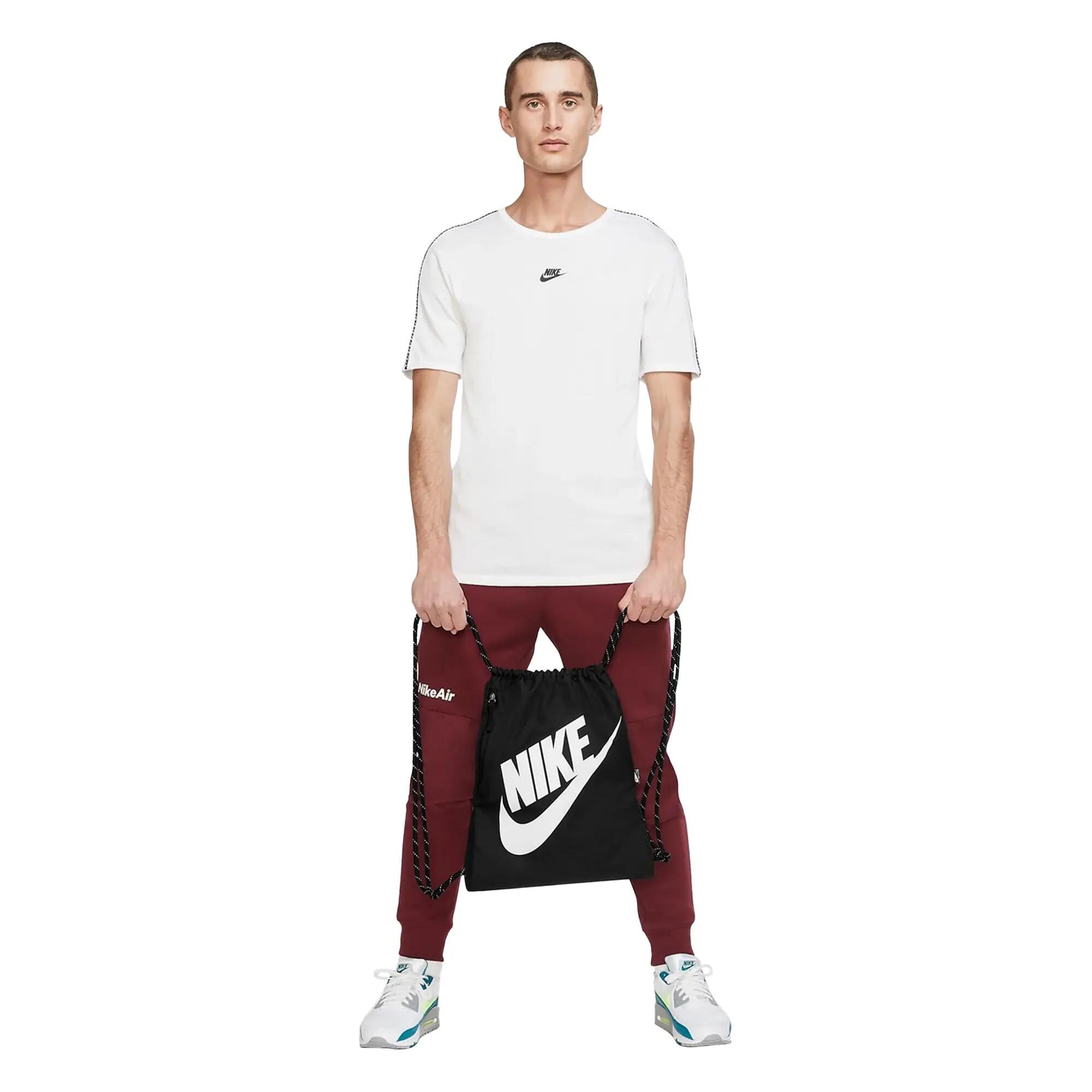 NIKE picture