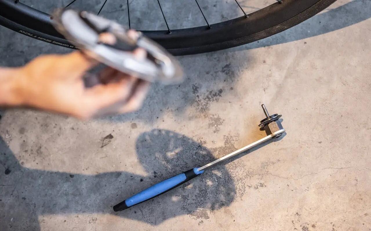 Kassettenwerkzeug für Shimano-Kassetten und Center-Lock LockOut BTL-12S 4/7