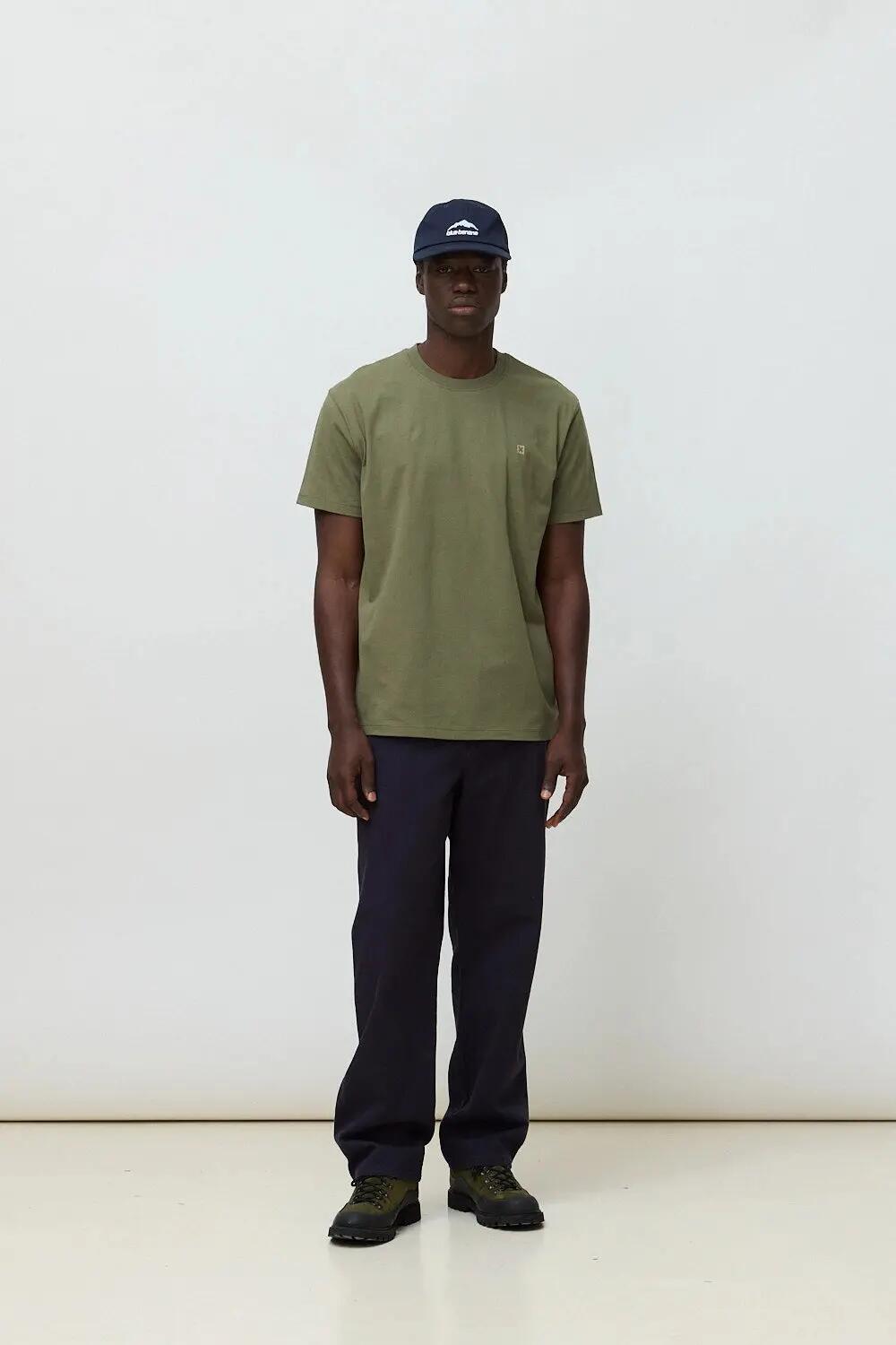 Camiseta Blue Banana de 100% Algodón Orgánico Logo Olive Green 3/7