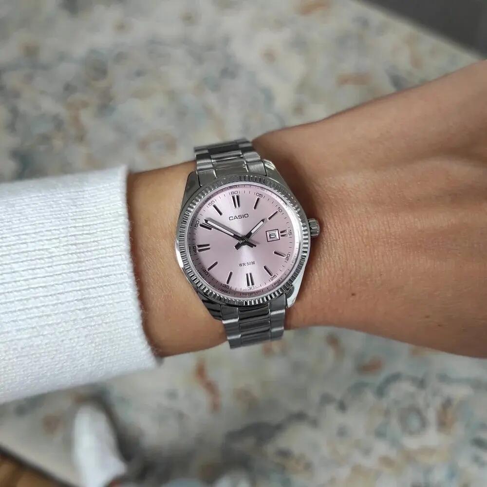 Casio Analoog  Horloge Zilverkleurig/Roze LTP-1302PD-4AVEF 3/4
