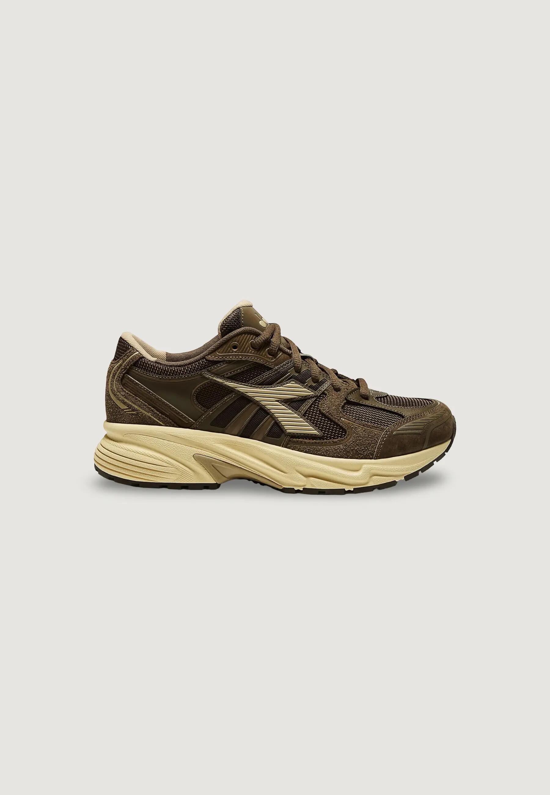 DIADORA picture