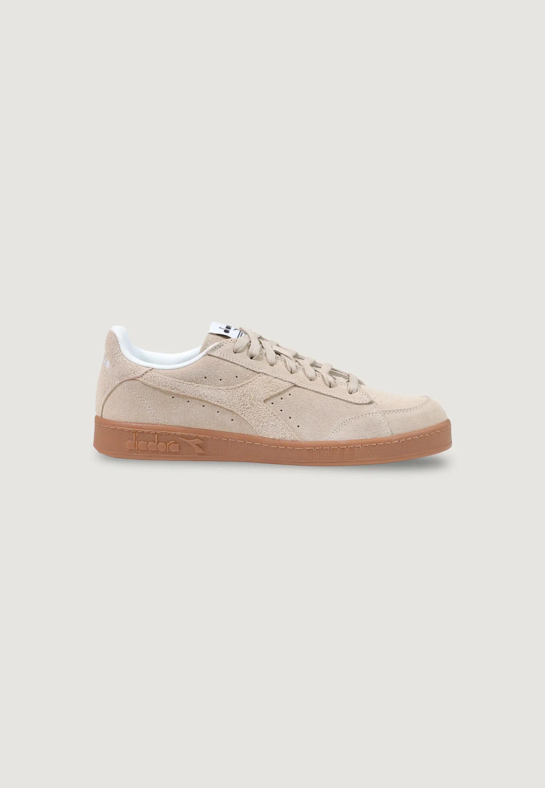 DIADORA picture
