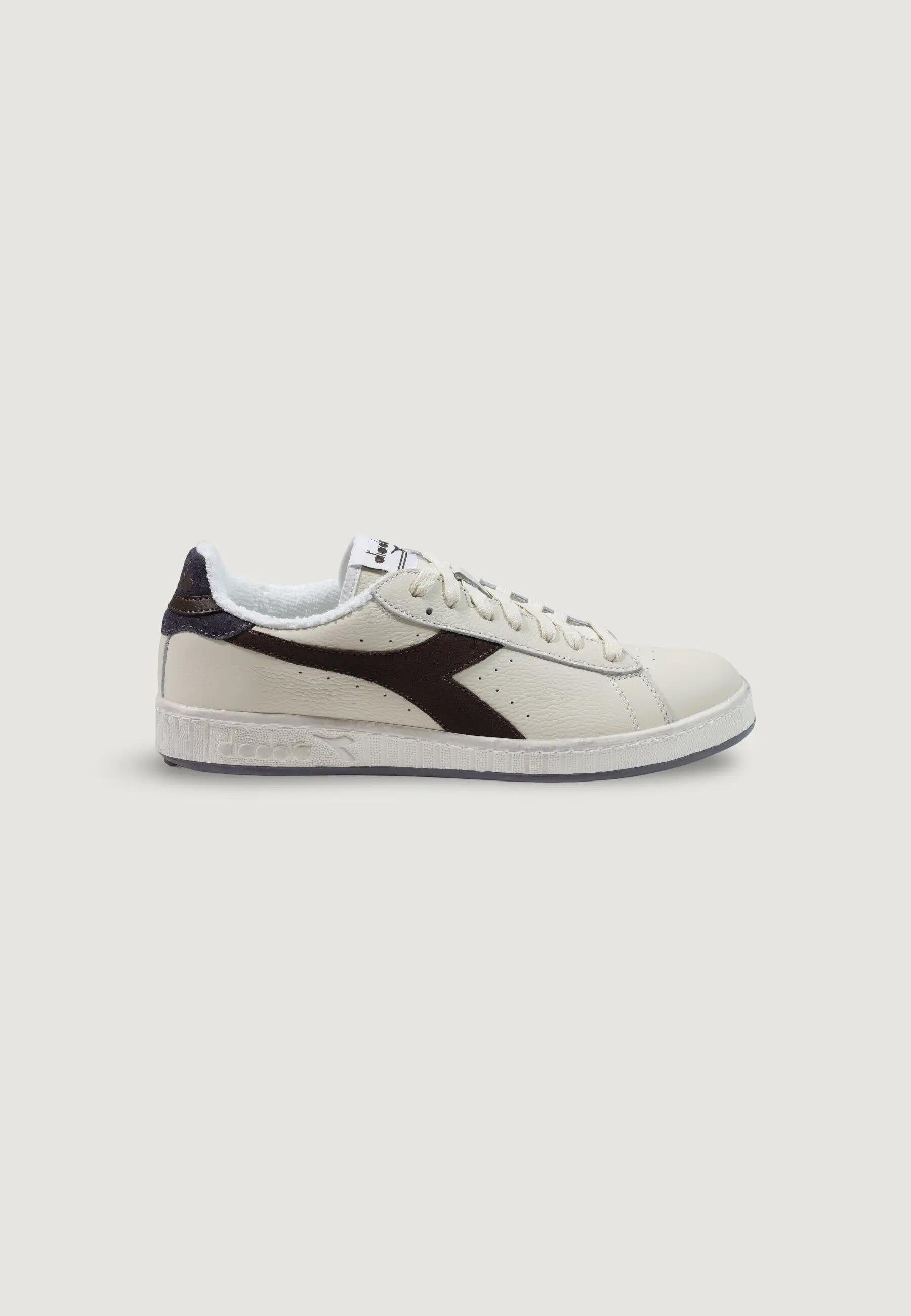 DIADORA picture