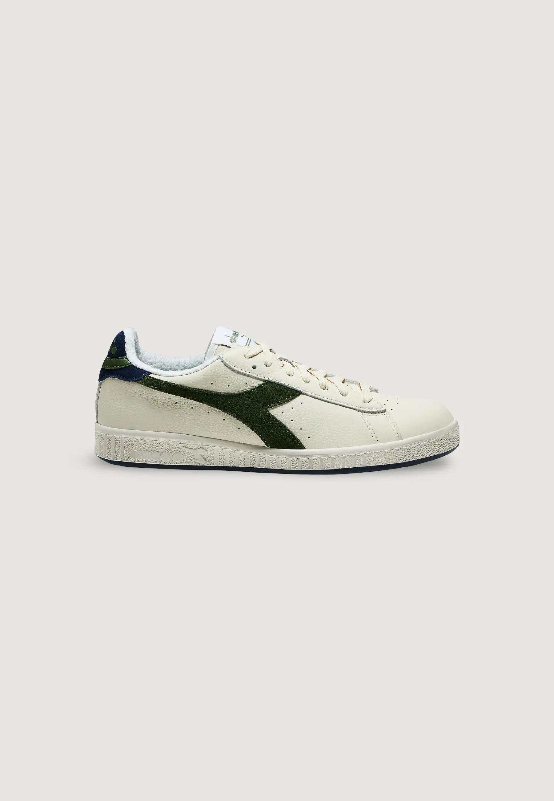 DIADORA picture