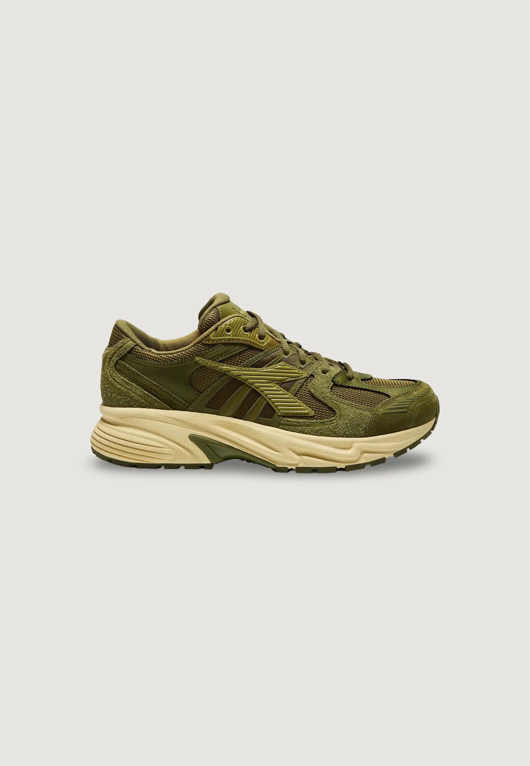 DIADORA picture